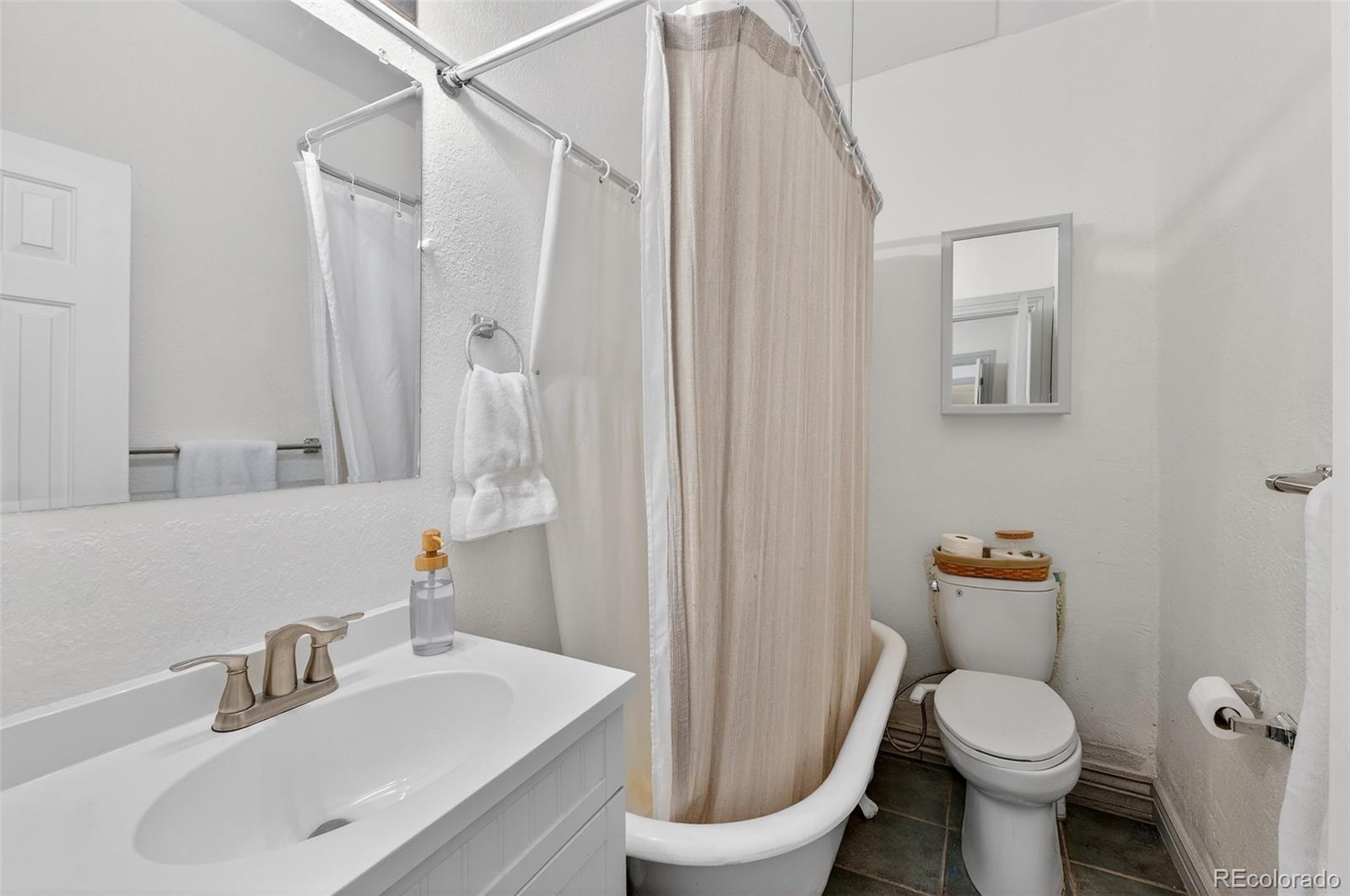 MLS Image #13 for 1376 n pearl street 203,denver, Colorado