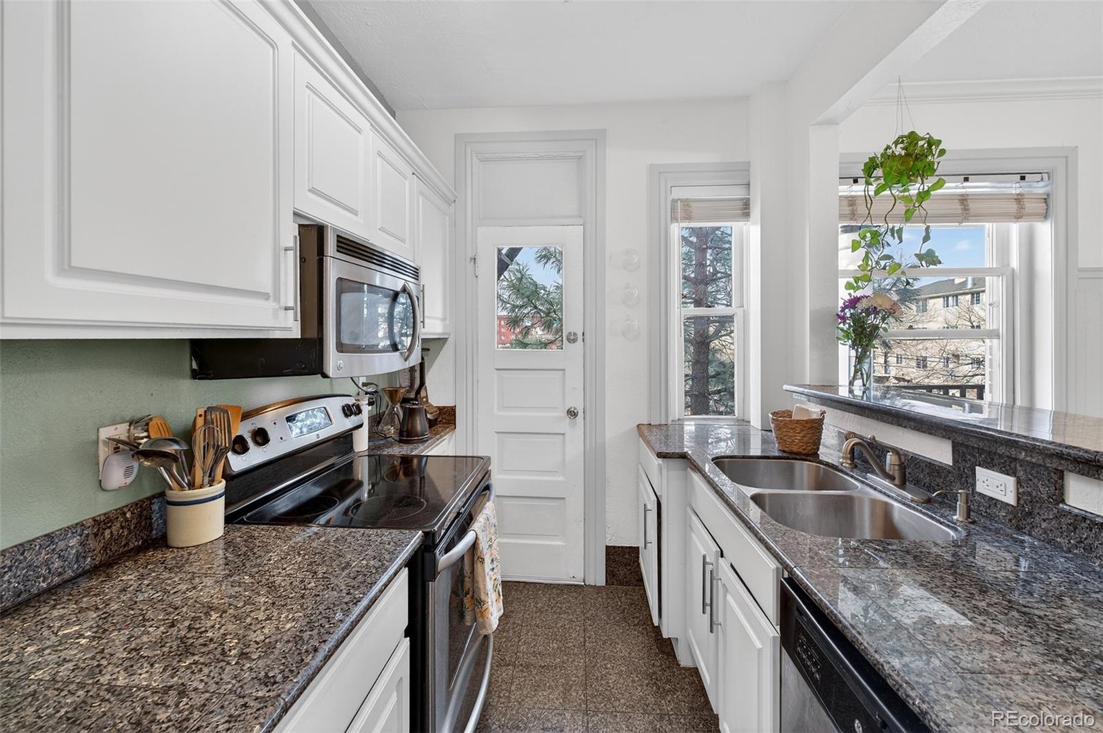 MLS Image #2 for 1376 n pearl street 203,denver, Colorado