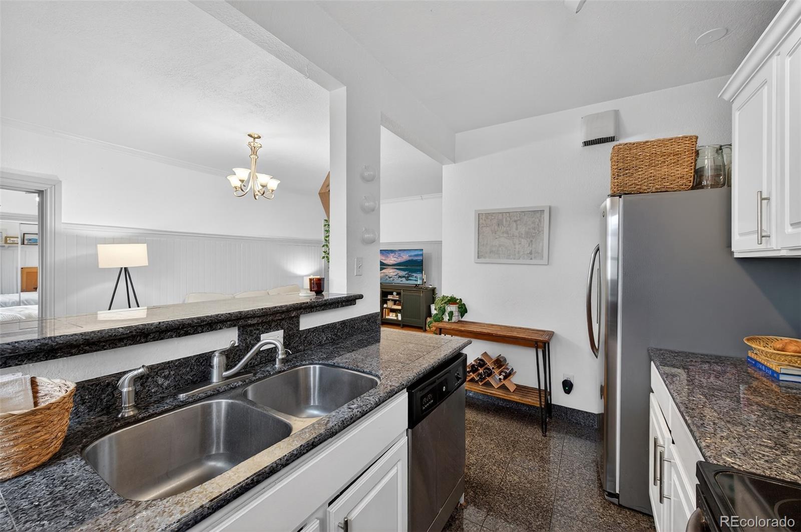 MLS Image #3 for 1376 n pearl street 203,denver, Colorado