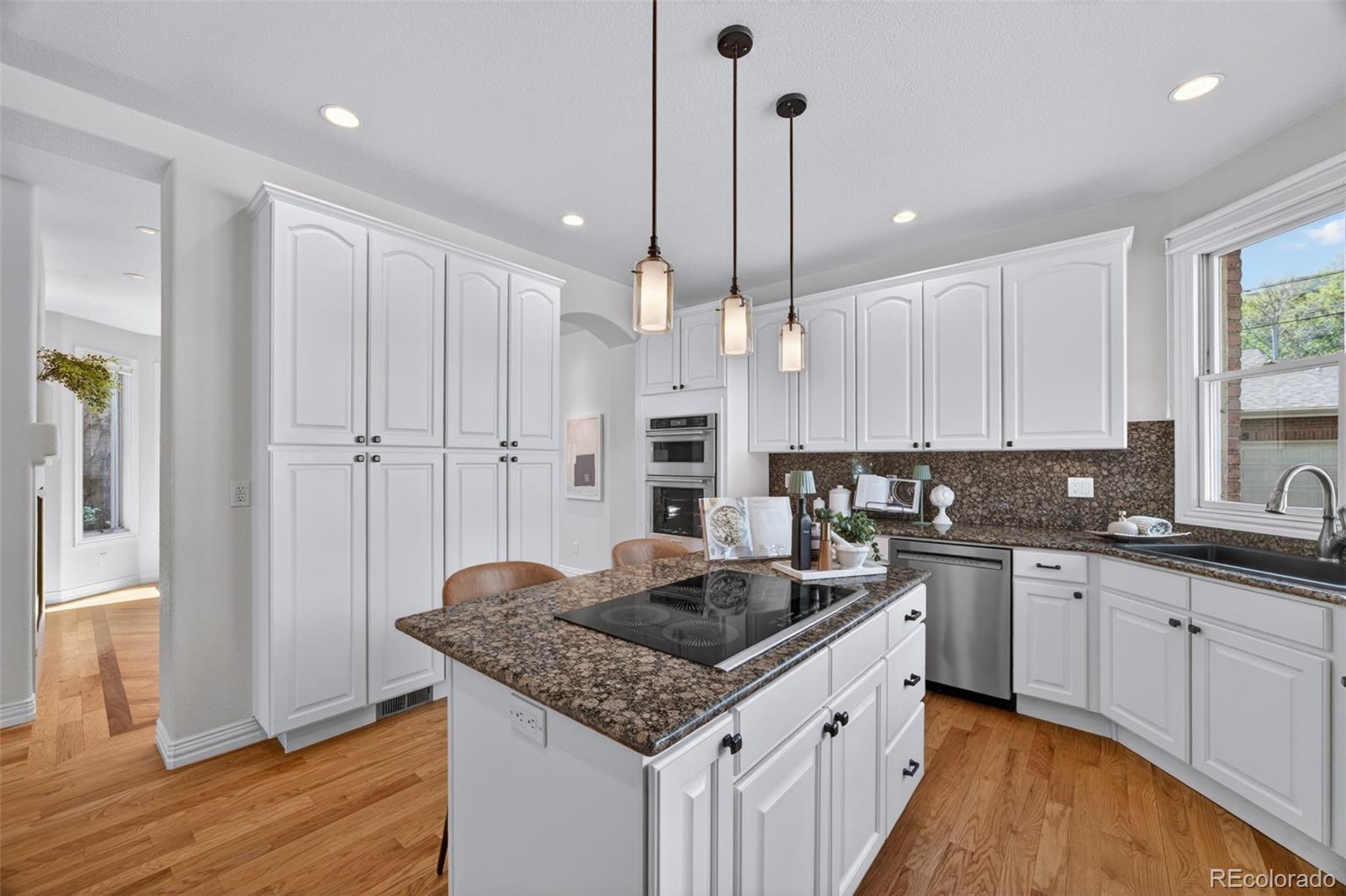 MLS Image #12 for 685 n clarkson street,denver, Colorado