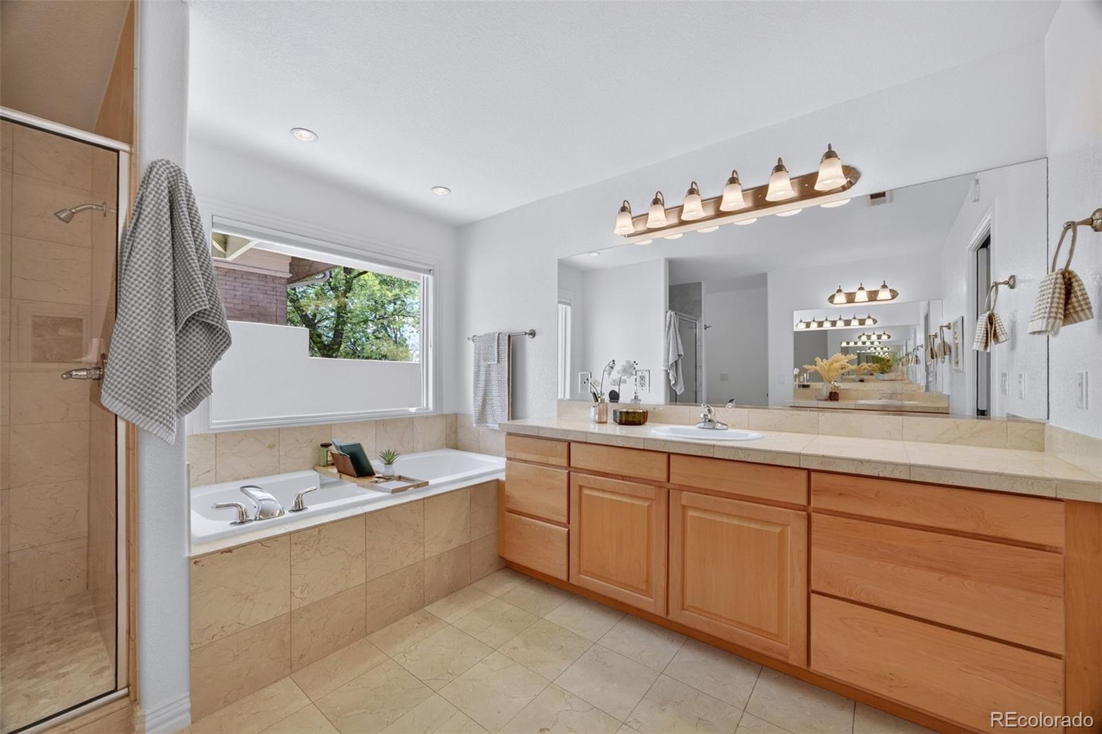 MLS Image #29 for 685 n clarkson street,denver, Colorado