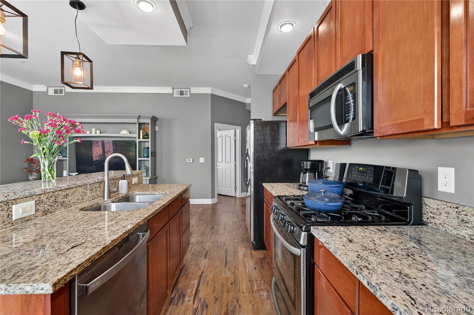 MLS Image #19 for 1700 n emerson street,denver, Colorado