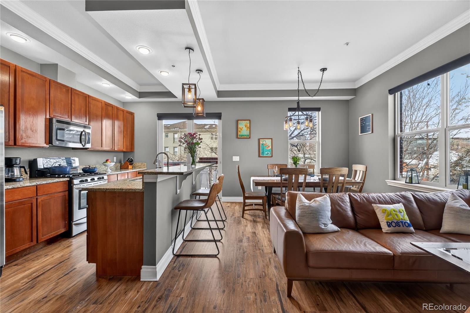 MLS Image #4 for 1700 n emerson street,denver, Colorado