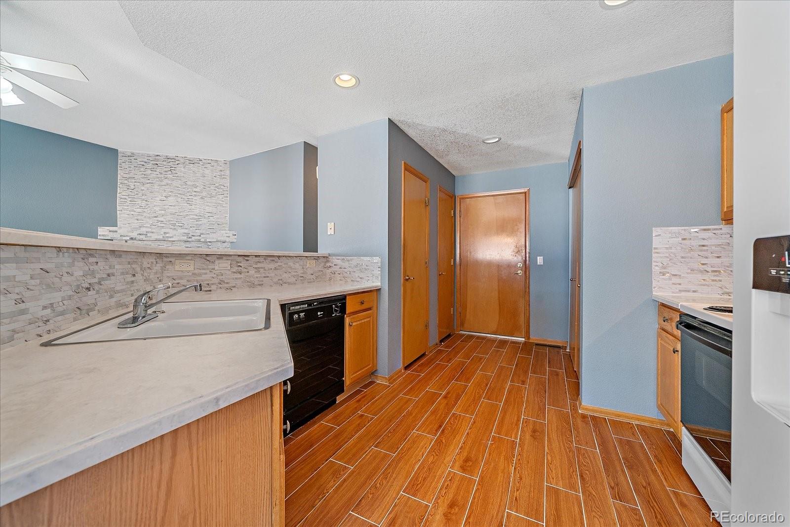 MLS Image #12 for 7659 s biloxi way,aurora, Colorado
