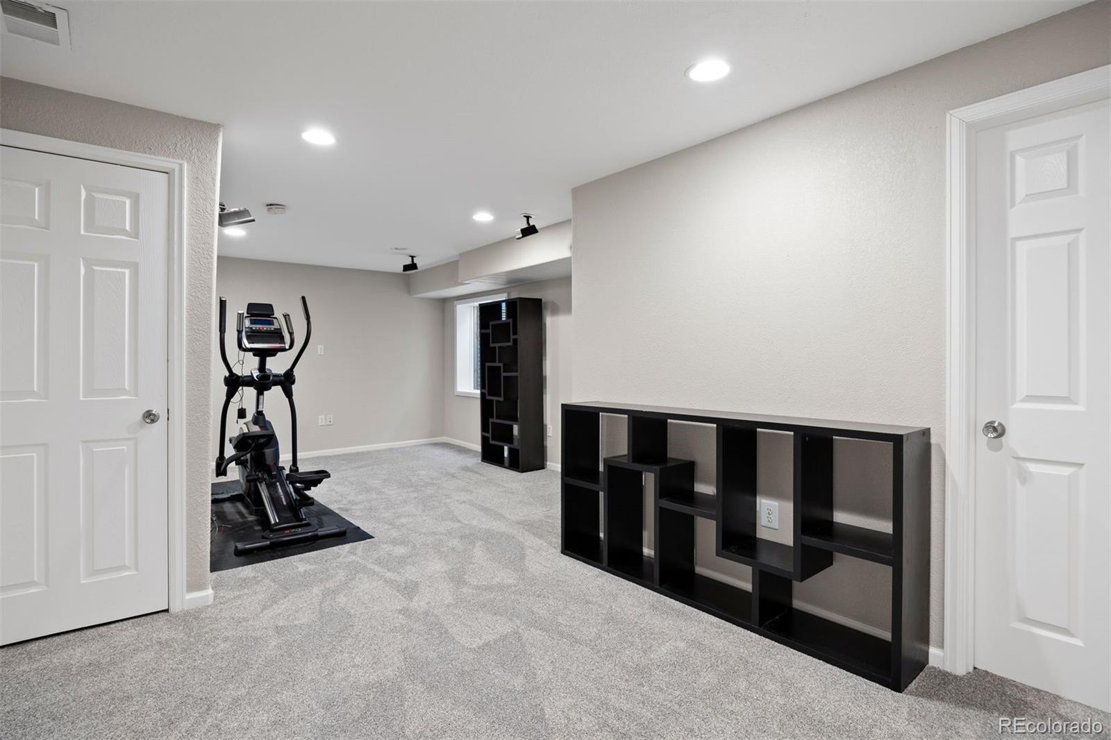 MLS Image #4 for 1343  valentia street,denver, Colorado