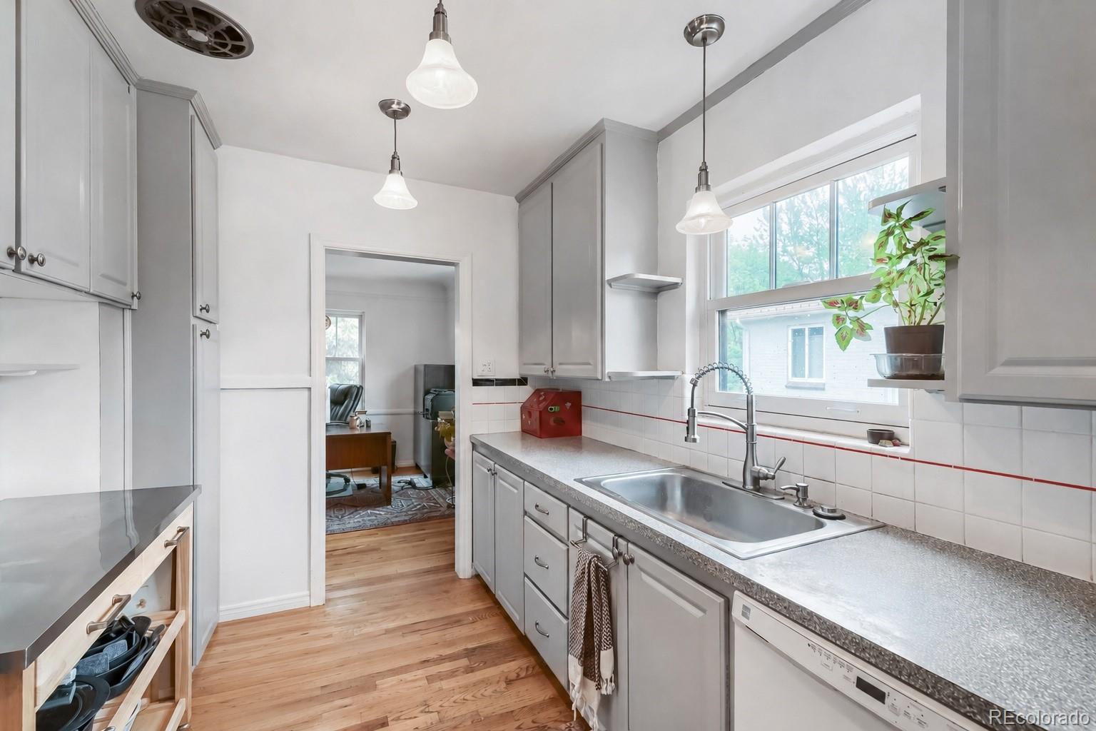 MLS Image #10 for 2520  locust street,denver, Colorado
