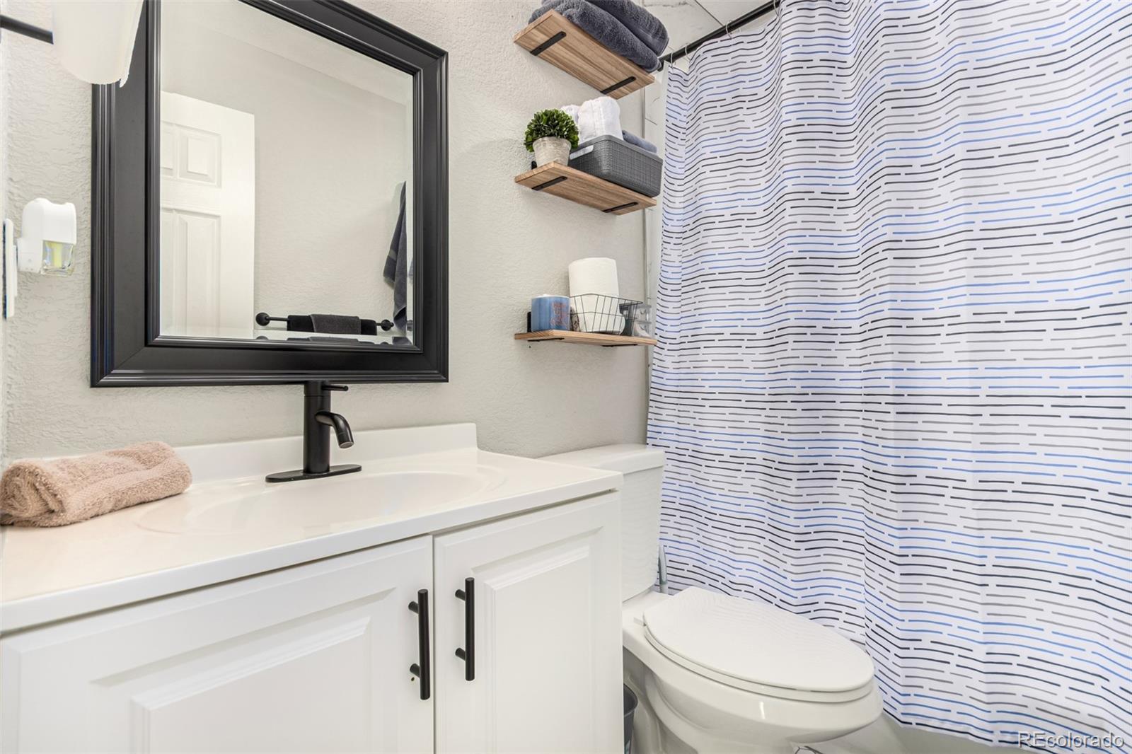 MLS Image #13 for 21550 e alamo place,centennial, Colorado