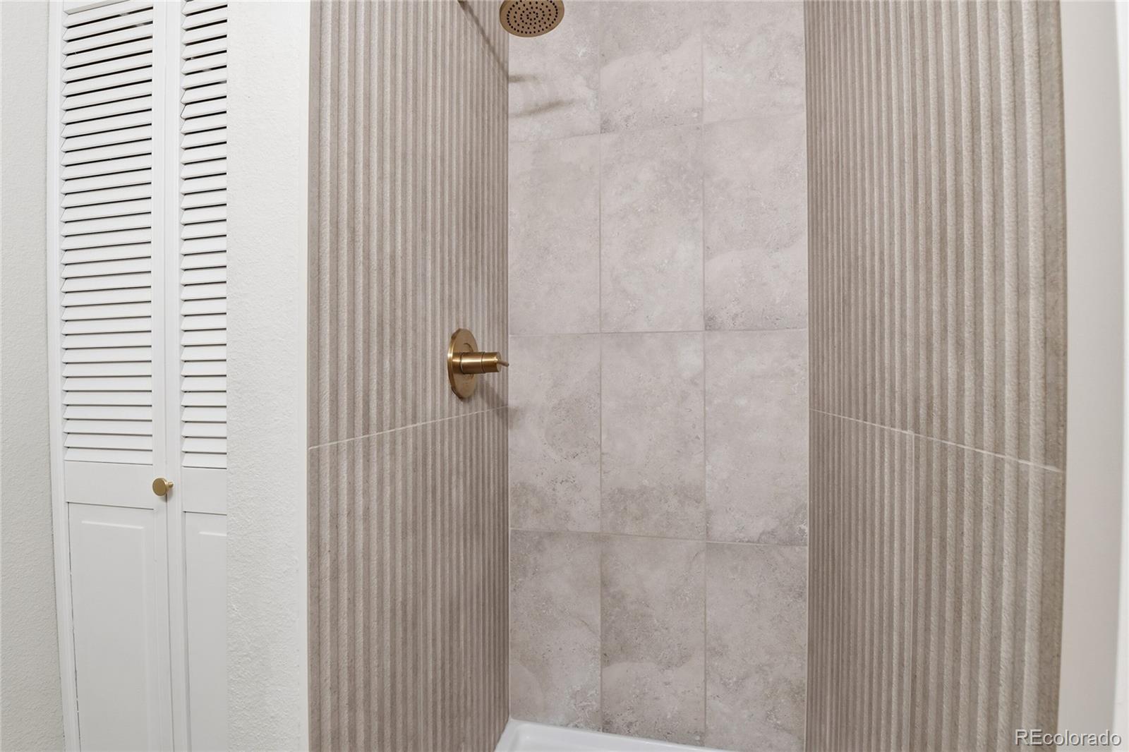MLS Image #16 for 1060 s parker road,denver, Colorado