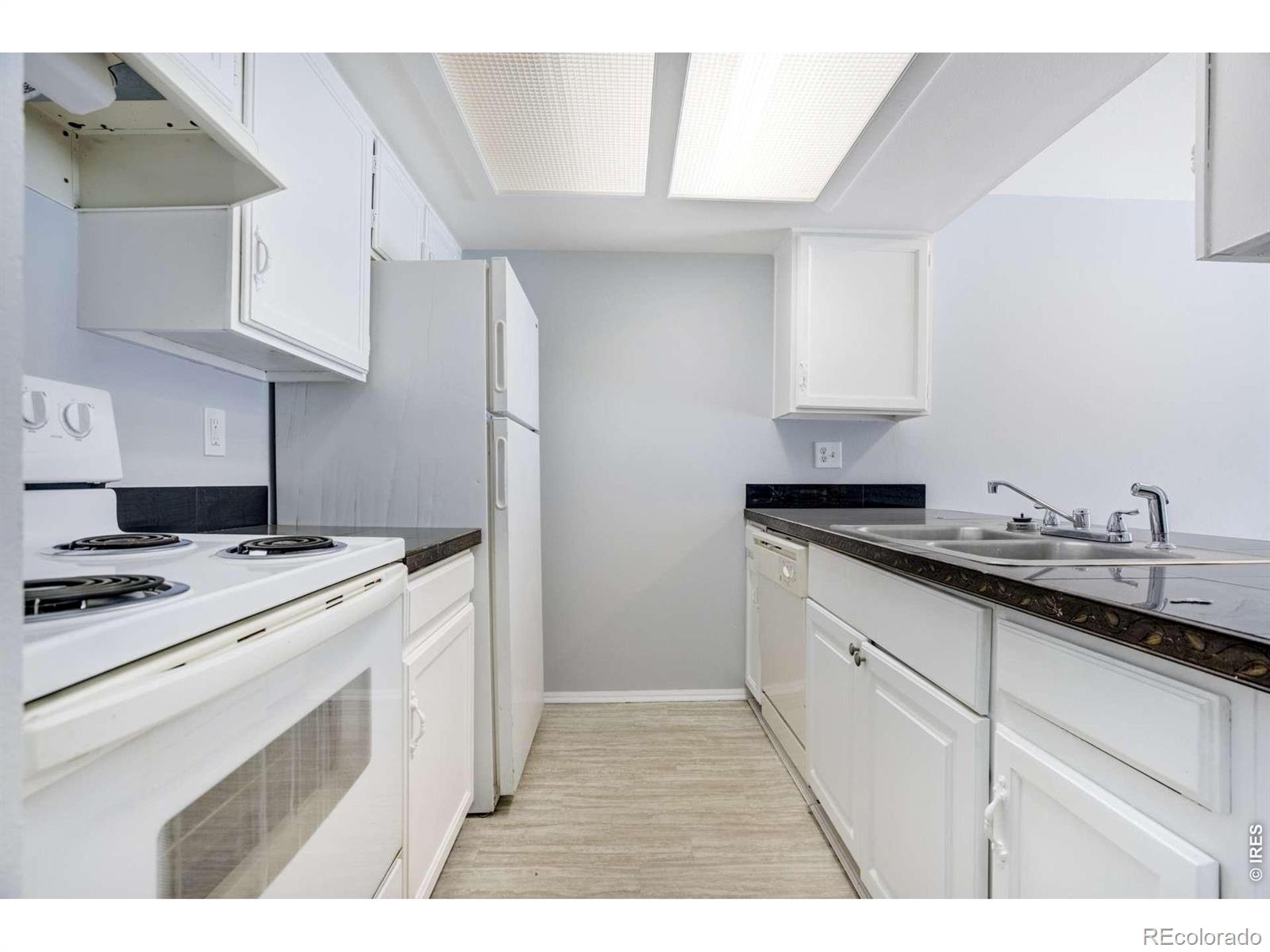 MLS Image #8 for 16001 e alaska place,aurora, Colorado