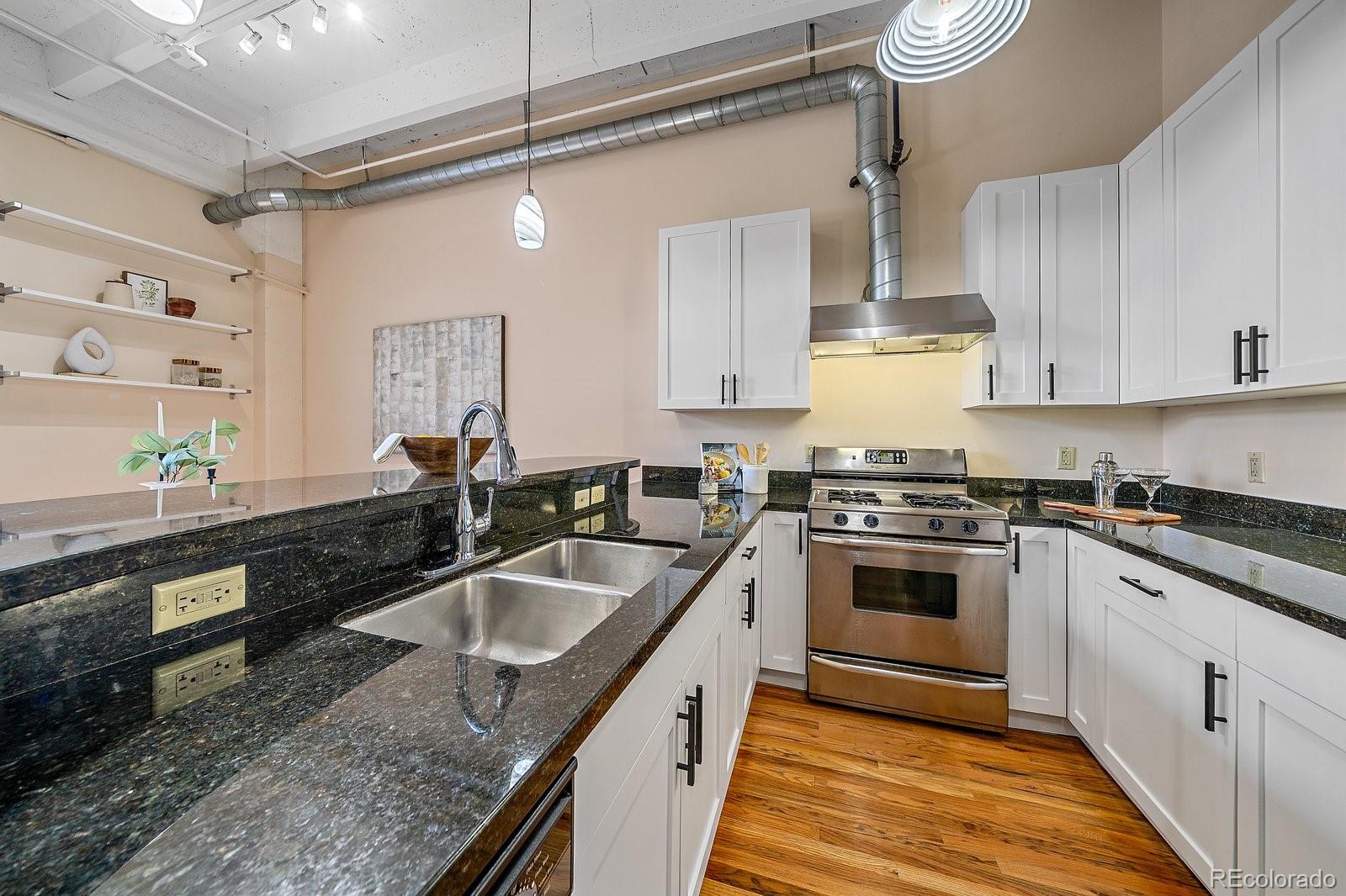 MLS Image #12 for 1800  lawrence street 308,denver, Colorado