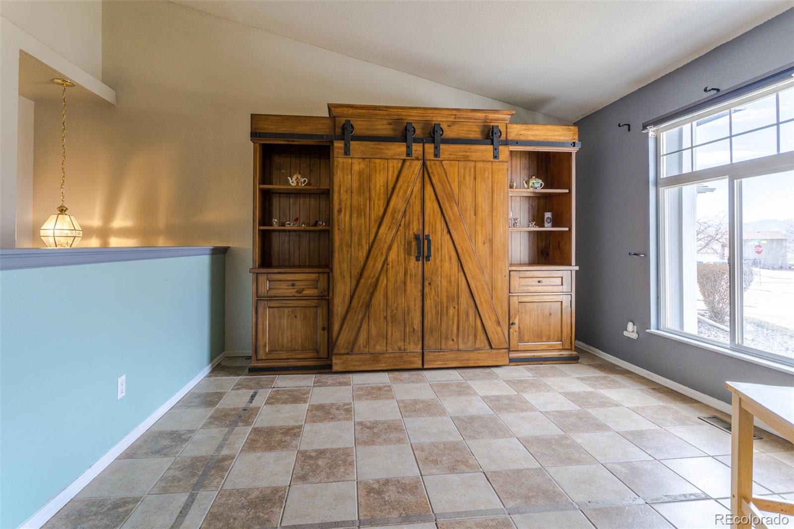 MLS Image #4 for 2925  muleshoe drive,colorado springs, Colorado