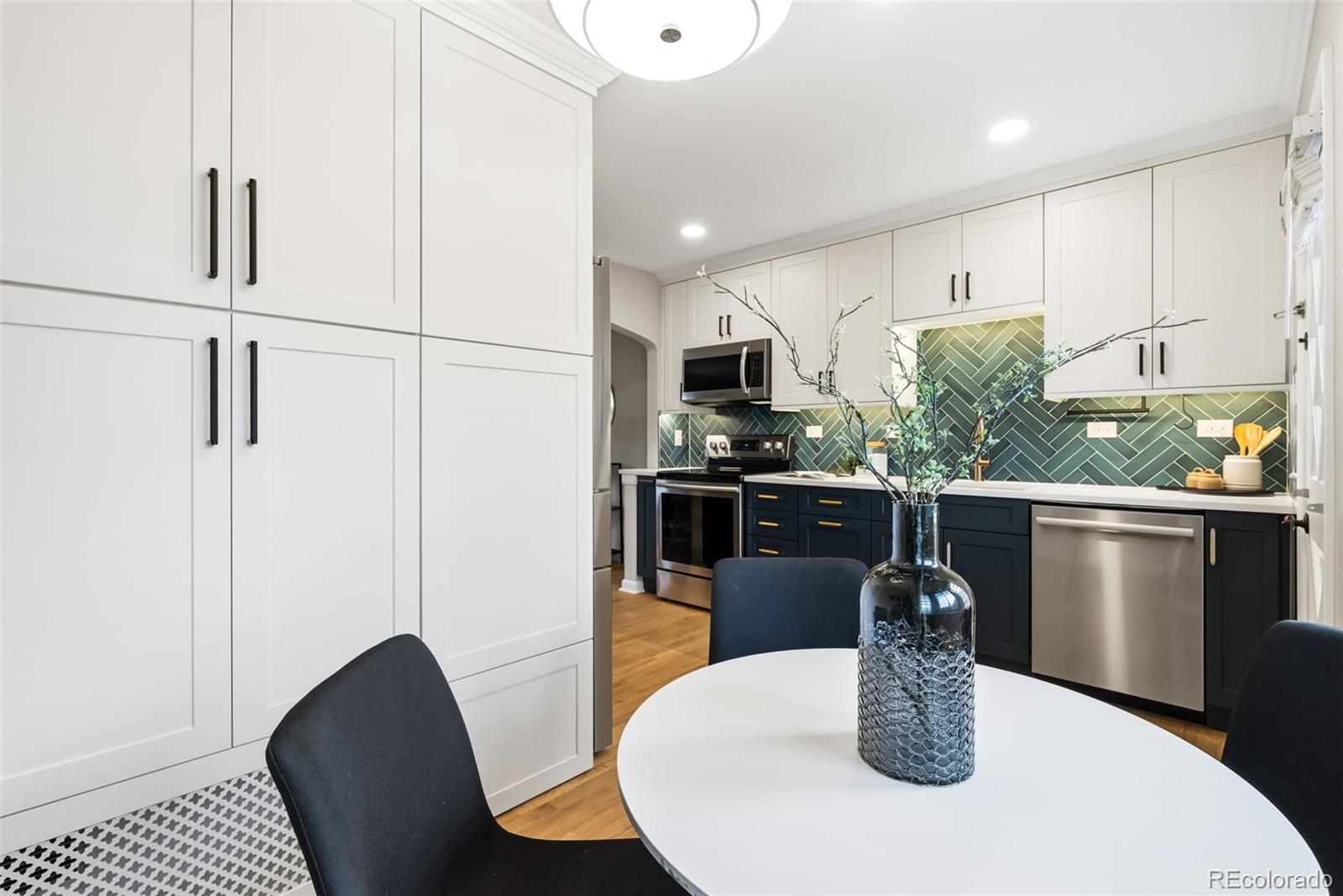 MLS Image #11 for 33 n pennsylvania street c,denver, Colorado