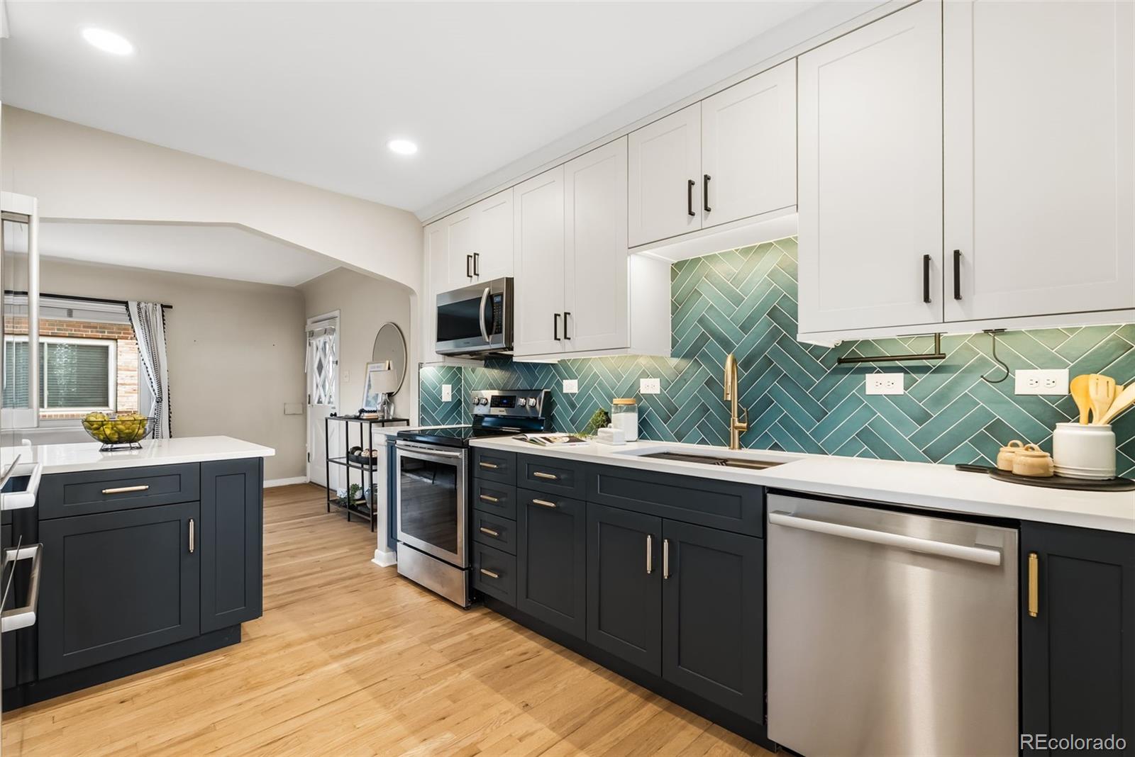 MLS Image #6 for 33 n pennsylvania street c,denver, Colorado
