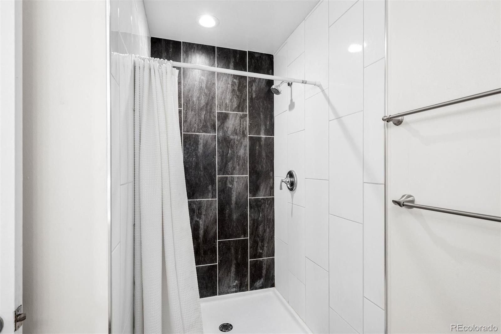 MLS Image #15 for 2921 s downing street,englewood, Colorado