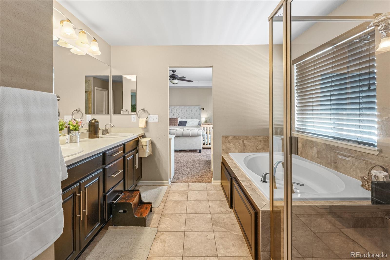 MLS Image #17 for 25503 e 5th avenue,aurora, Colorado