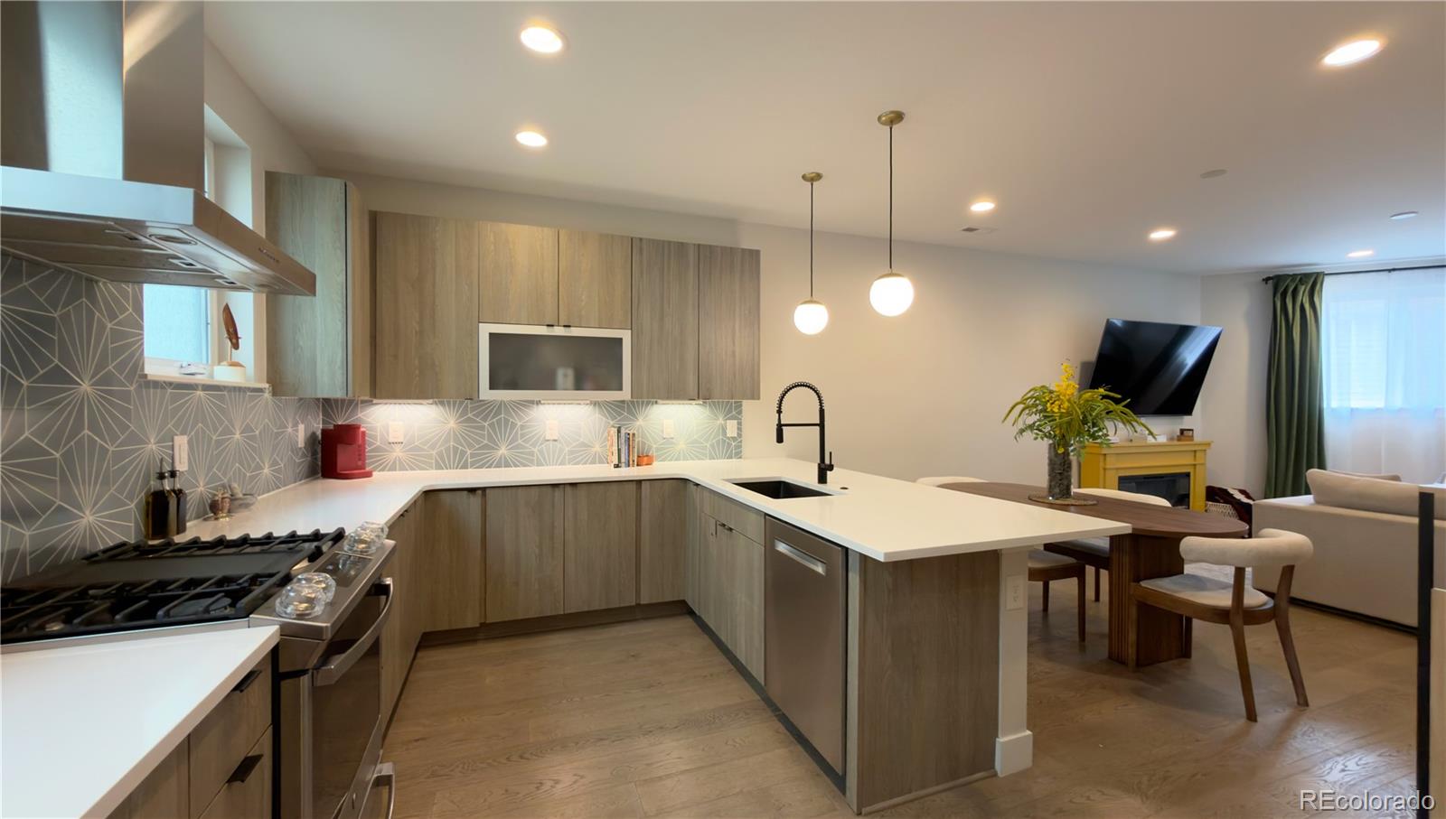 MLS Image #11 for 2870  tremont place,denver, Colorado