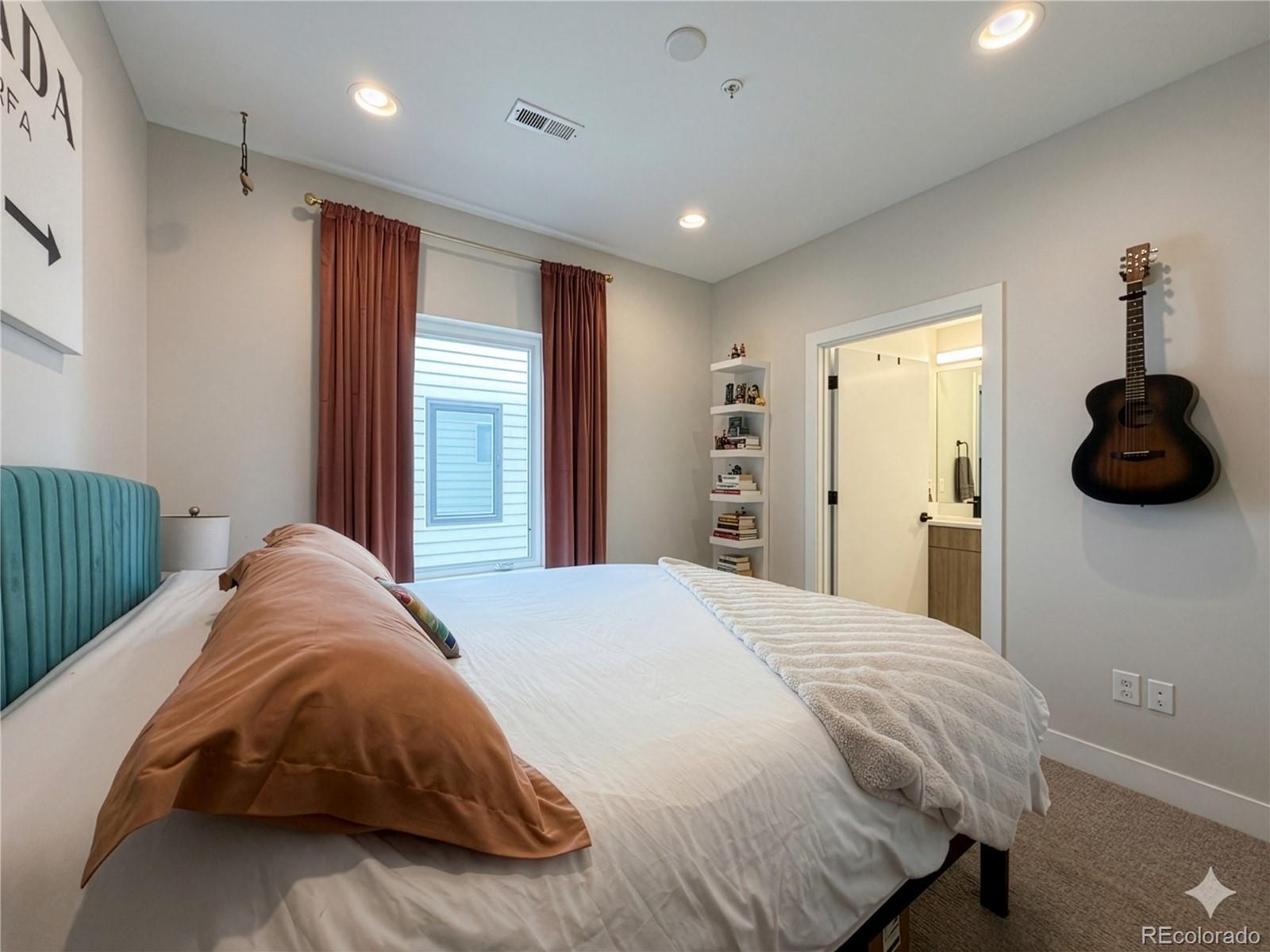 MLS Image #14 for 2870  tremont place,denver, Colorado