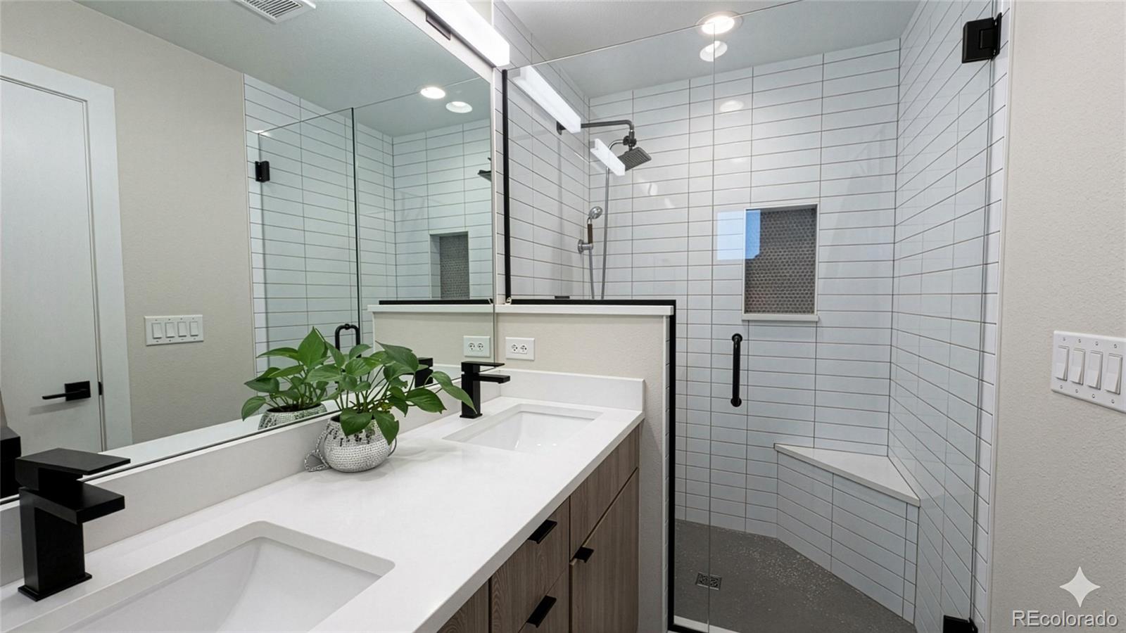 MLS Image #17 for 2870  tremont place,denver, Colorado