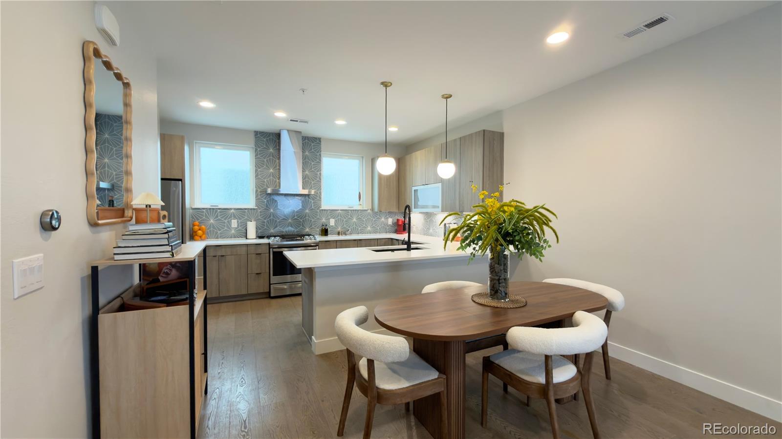 MLS Image #5 for 2870  tremont place,denver, Colorado