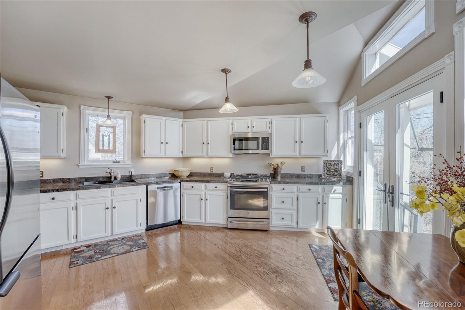 MLS Image #12 for 920  olive street,denver, Colorado
