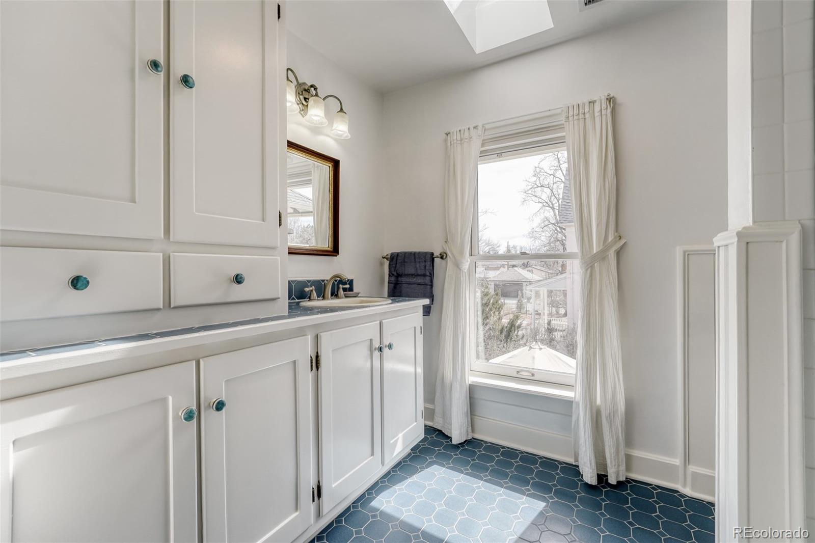MLS Image #27 for 920  olive street,denver, Colorado