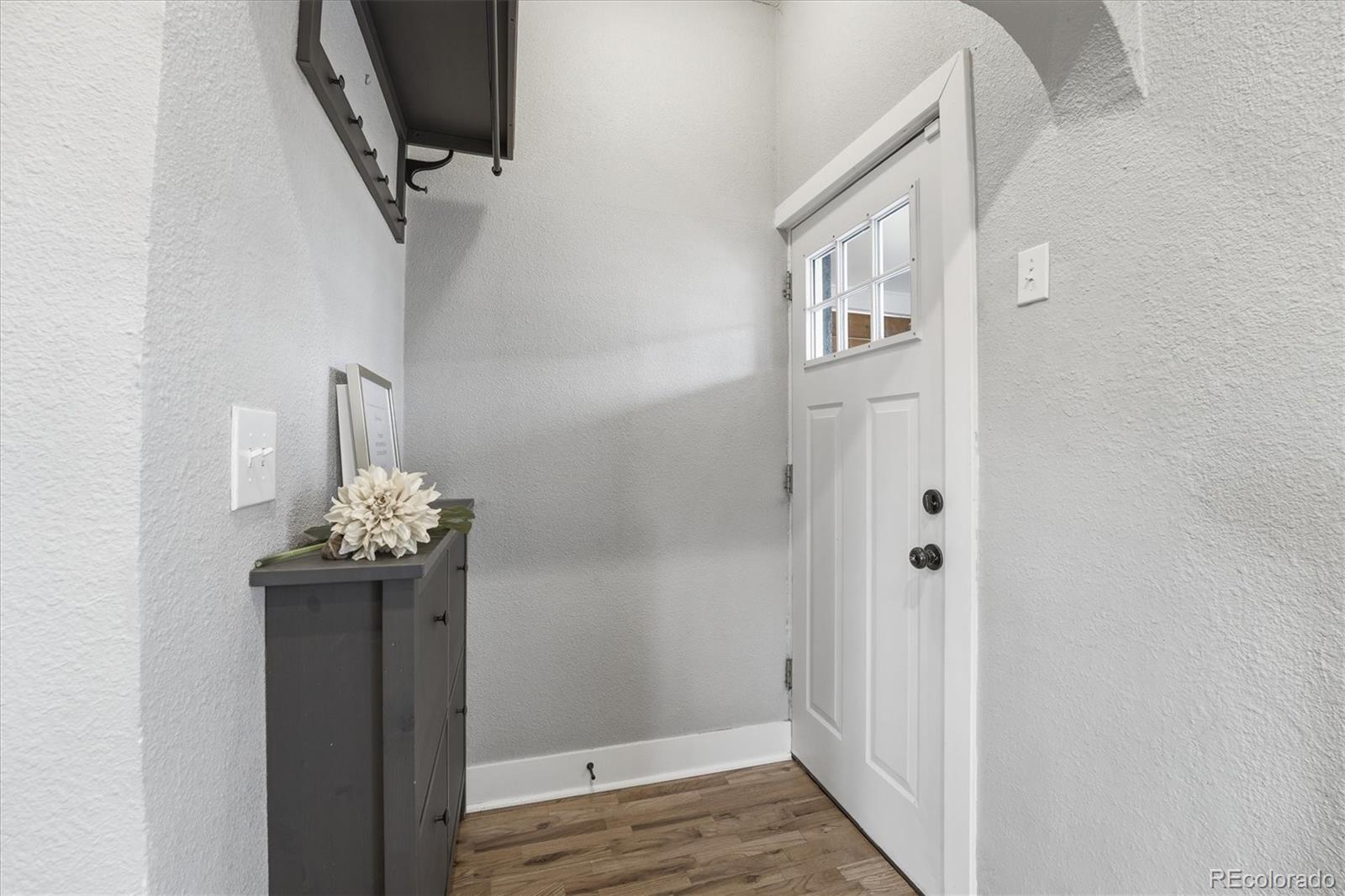 MLS Image #6 for 2073 s logan street,denver, Colorado