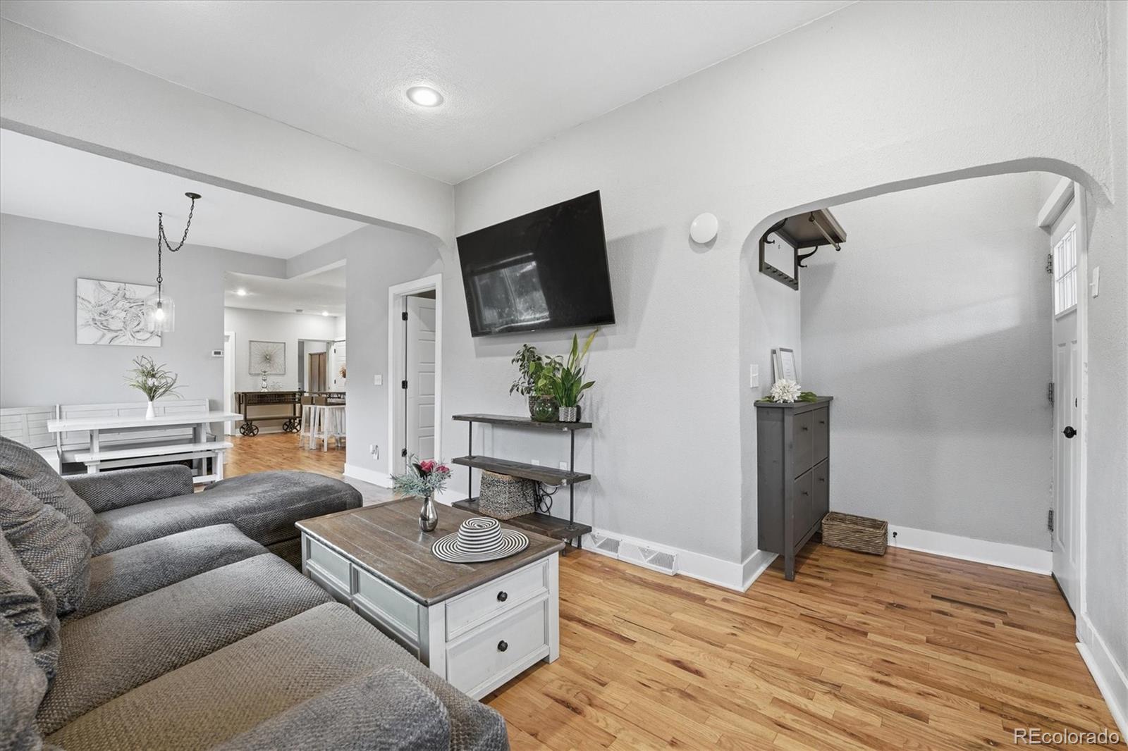 MLS Image #9 for 2073 s logan street,denver, Colorado