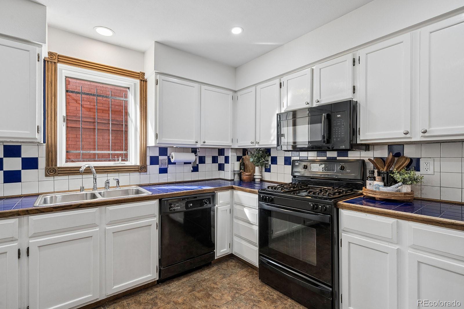 MLS Image #11 for 2144 n franklin street,denver, Colorado