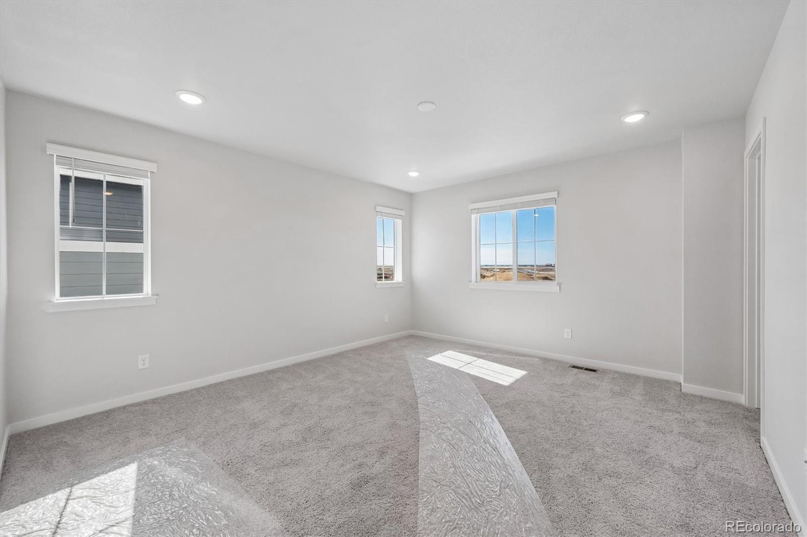 MLS Image #10 for 22695 e 47th avenue,aurora, Colorado