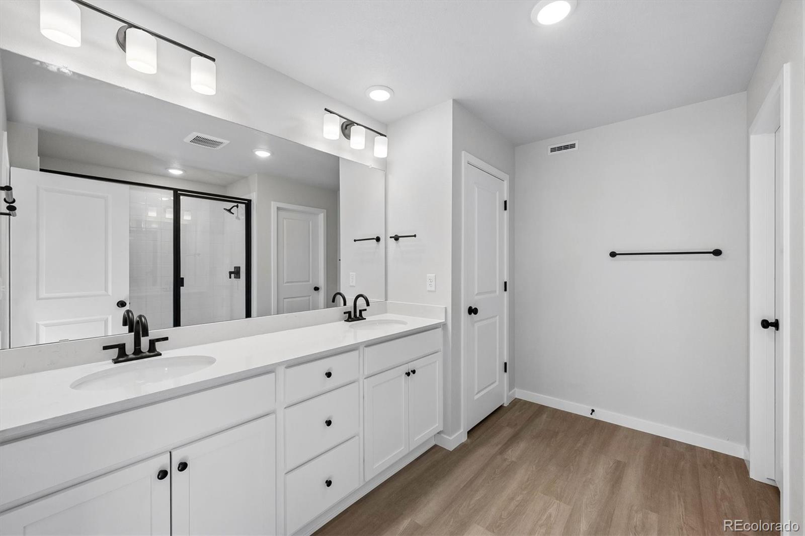MLS Image #13 for 22695 e 47th avenue,aurora, Colorado