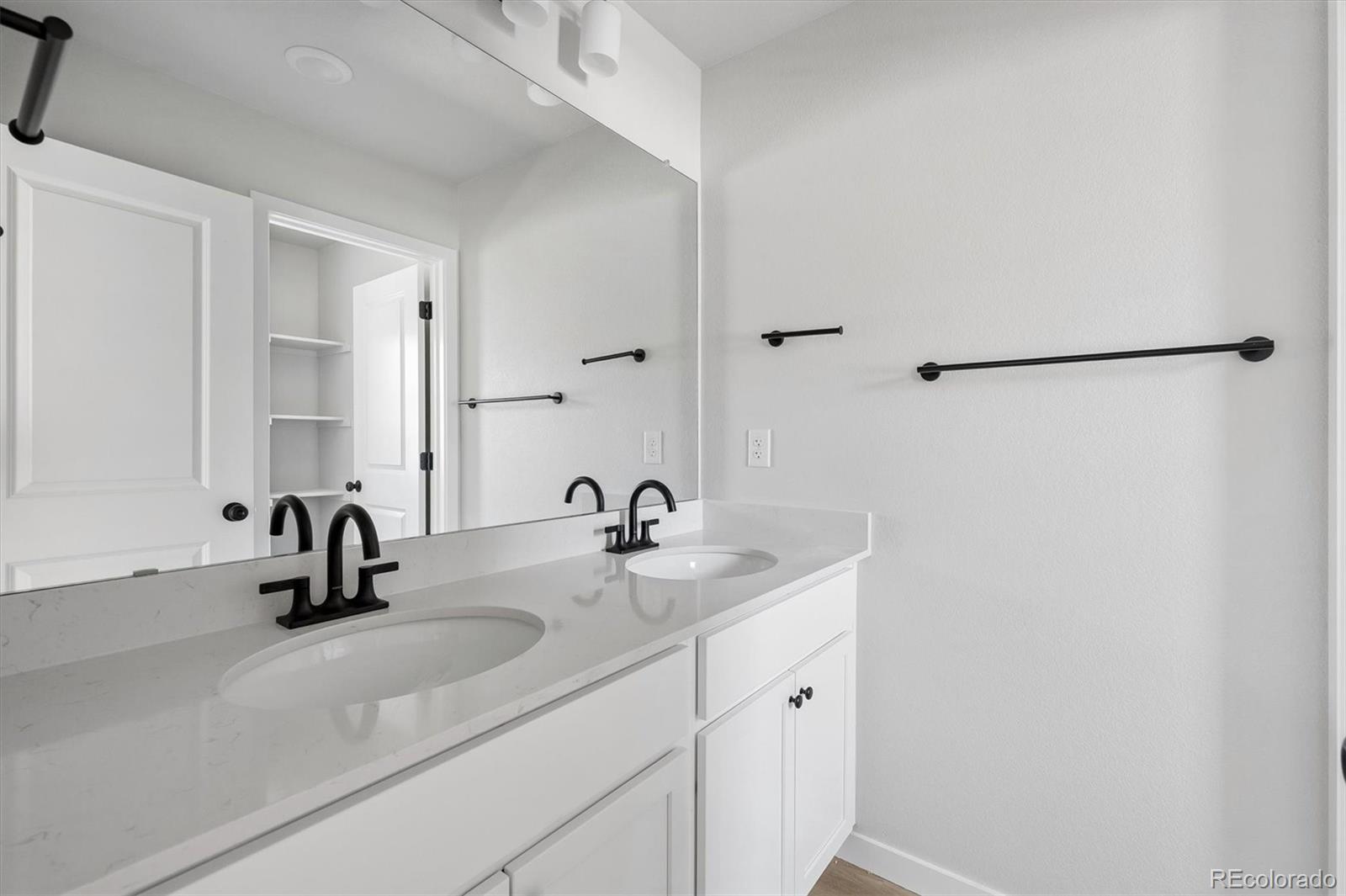MLS Image #17 for 22695 e 47th avenue,aurora, Colorado