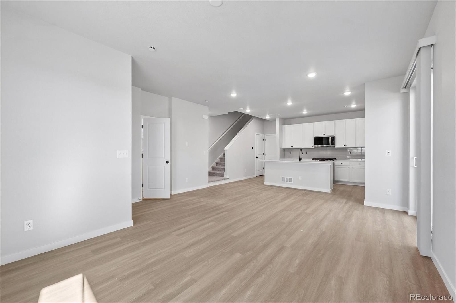 MLS Image #4 for 22695 e 47th avenue,aurora, Colorado