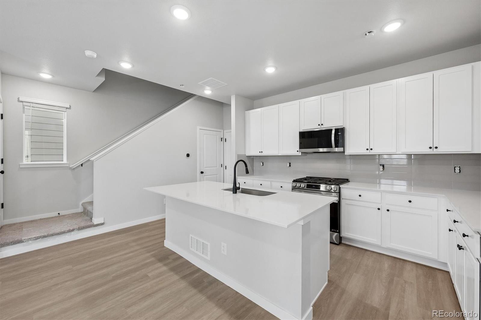 MLS Image #7 for 22695 e 47th avenue,aurora, Colorado