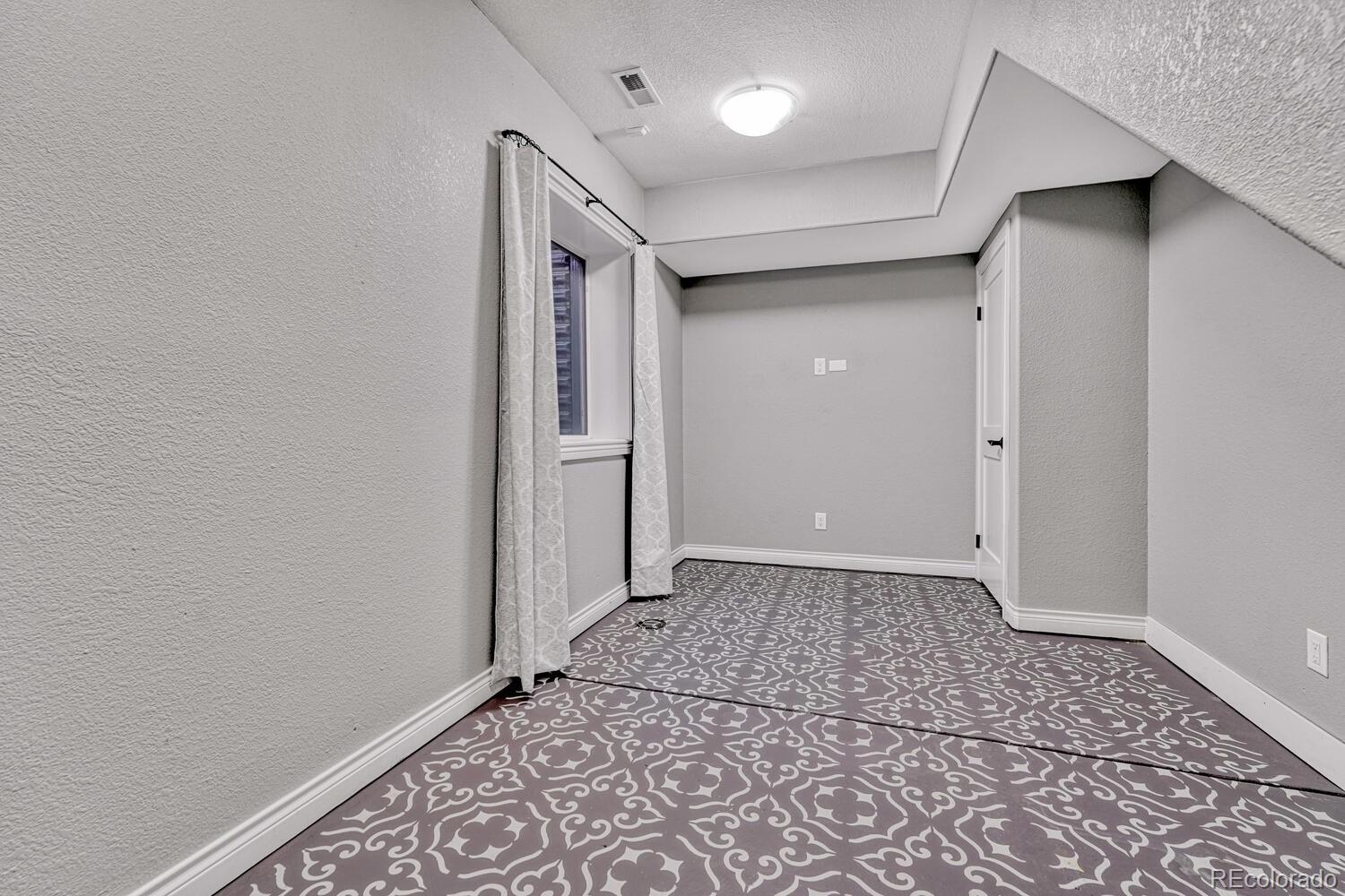 MLS Image #38 for 8873 e 29th place,denver, Colorado