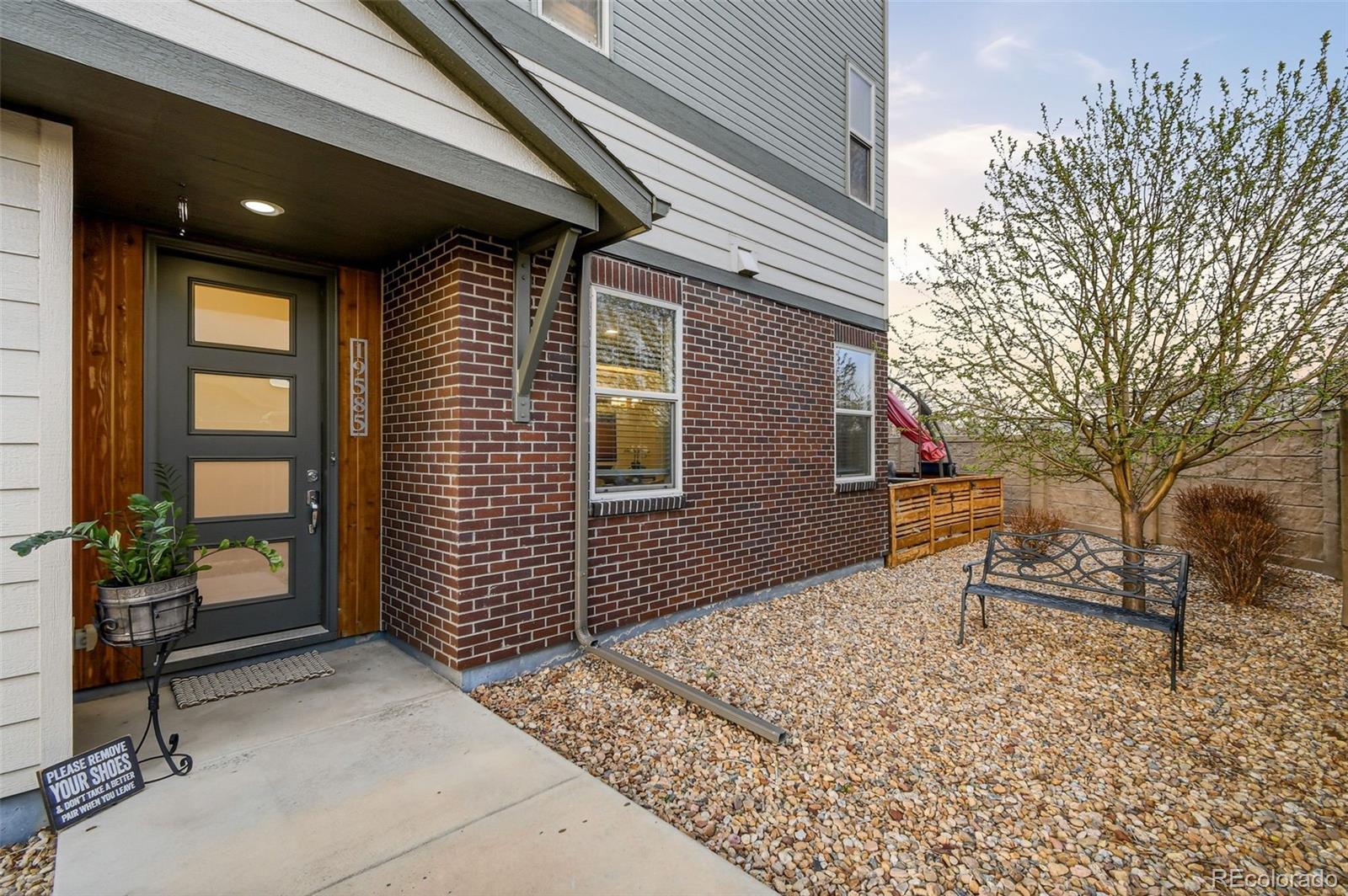 MLS Image #2 for 19585 e sunset circle,centennial, Colorado