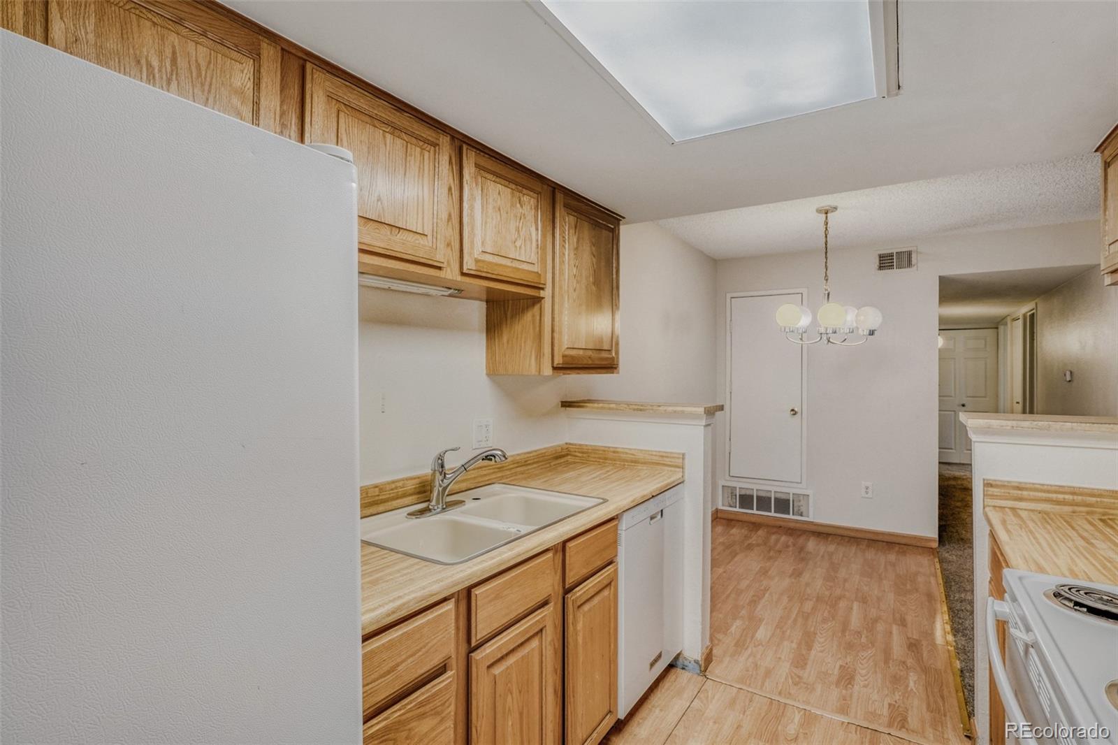 MLS Image #18 for 4400 s quebec street,denver, Colorado