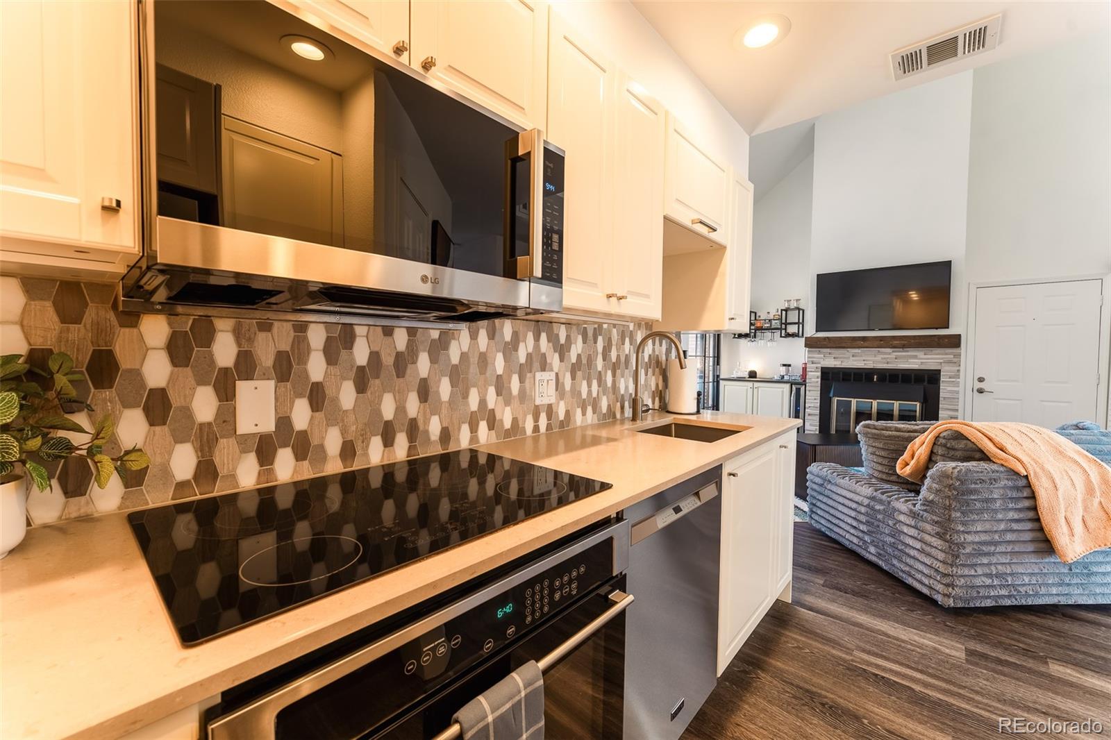 MLS Image #9 for 4880 e kentucky avenue f,denver, Colorado