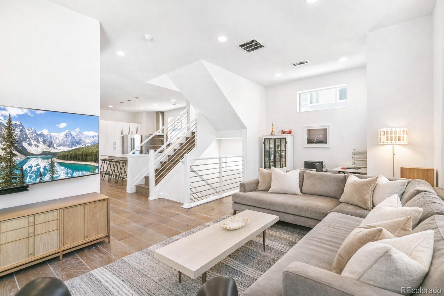 MLS Image #3 for 61 w 10th avenue,denver, Colorado