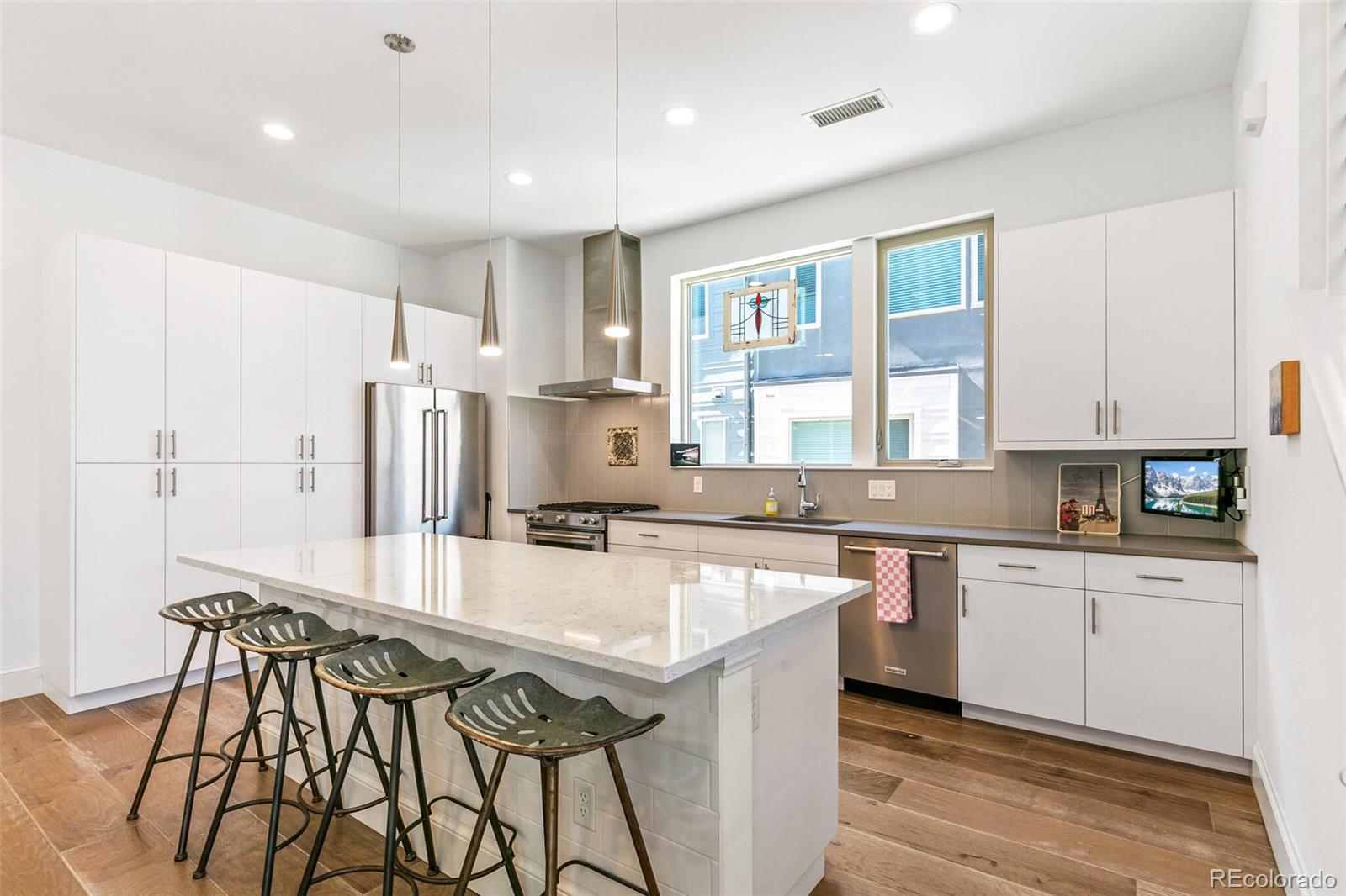 MLS Image #8 for 61 w 10th avenue,denver, Colorado