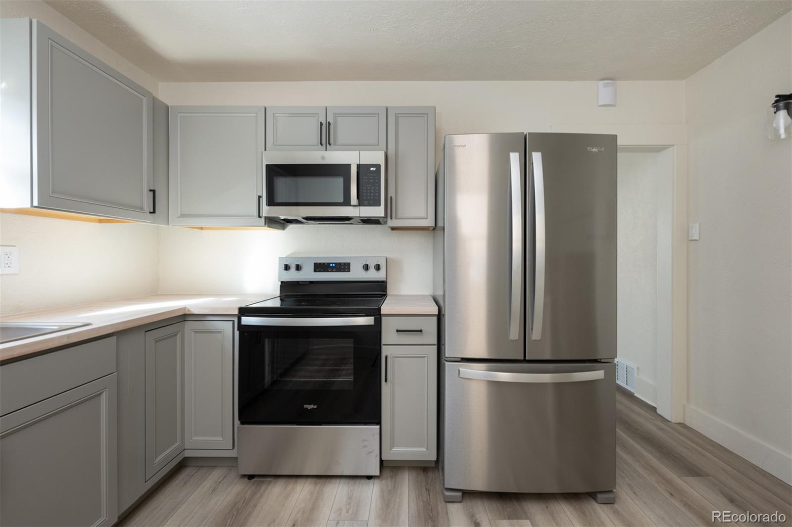 MLS Image #12 for 2056 s lincoln street,denver, Colorado