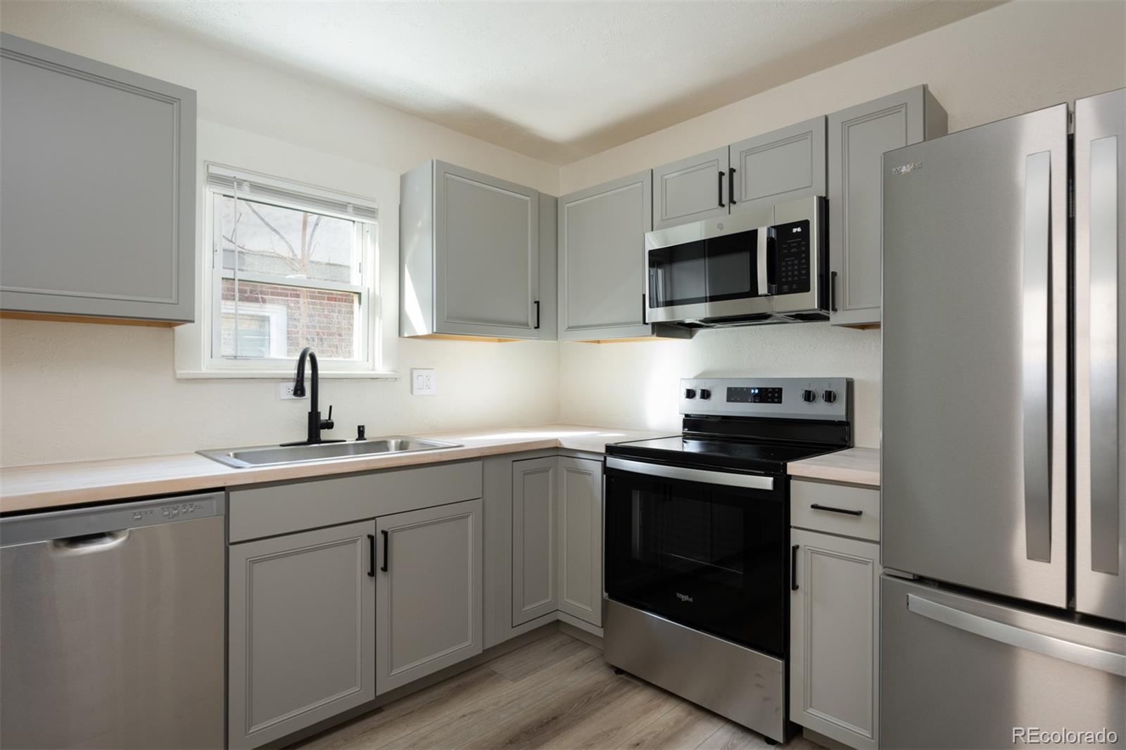 MLS Image #14 for 2056 s lincoln street,denver, Colorado
