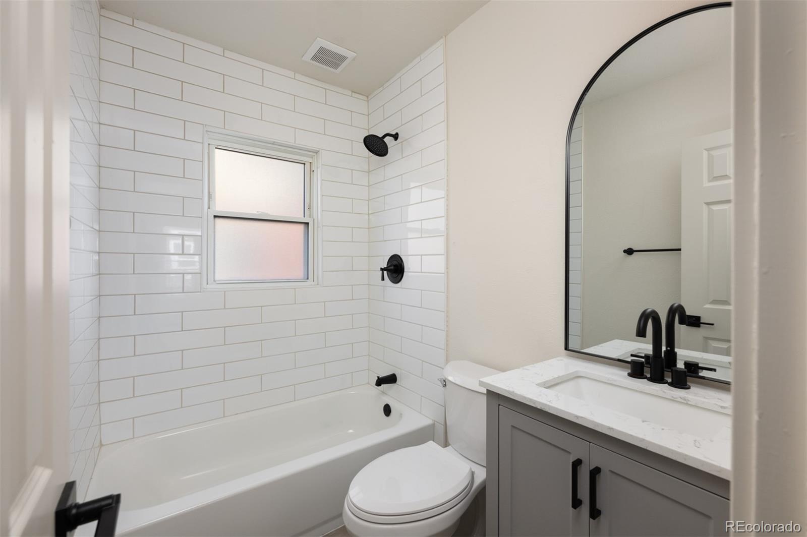 MLS Image #18 for 2056 s lincoln street,denver, Colorado