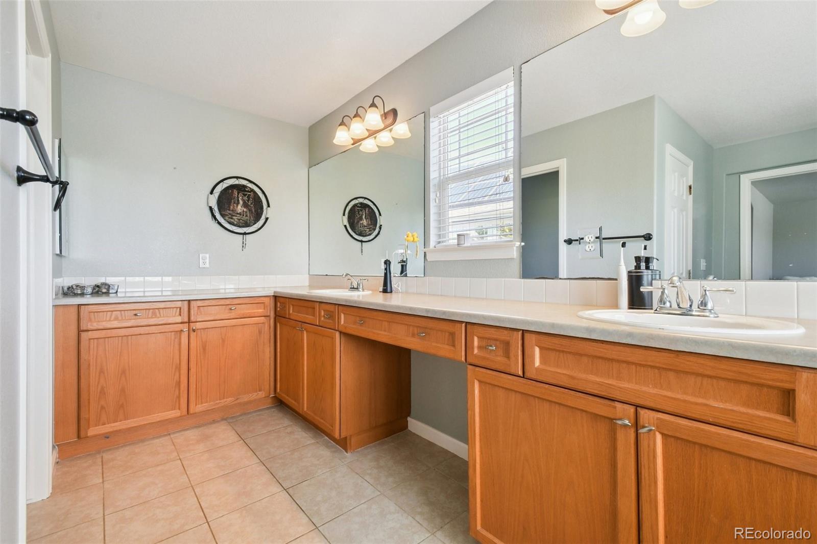 MLS Image #16 for 4144 s liverpool way,aurora, Colorado