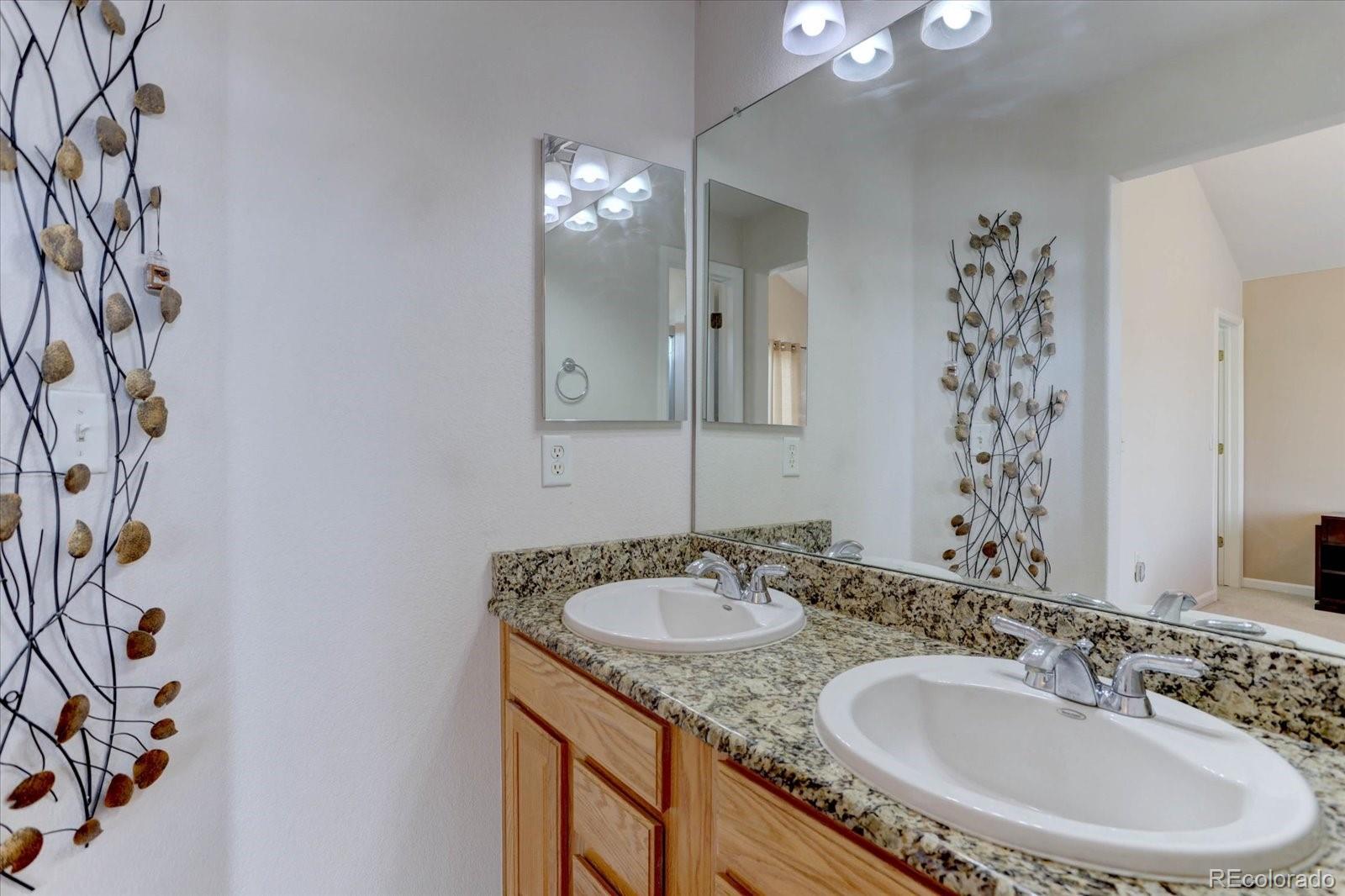 MLS Image #20 for 17052 e warren place,aurora, Colorado