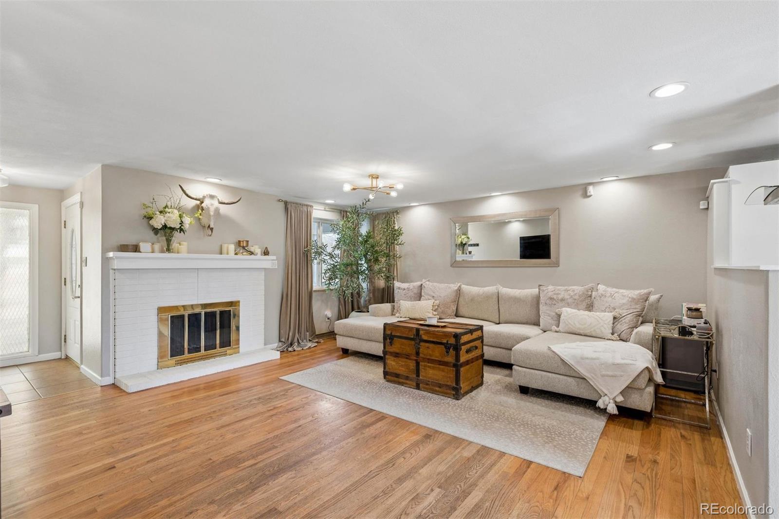 MLS Image #2 for 2900 s jay street,denver, Colorado