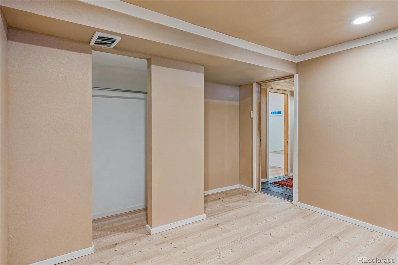 MLS Image #14 for 3550 w mountain road,englewood, Colorado
