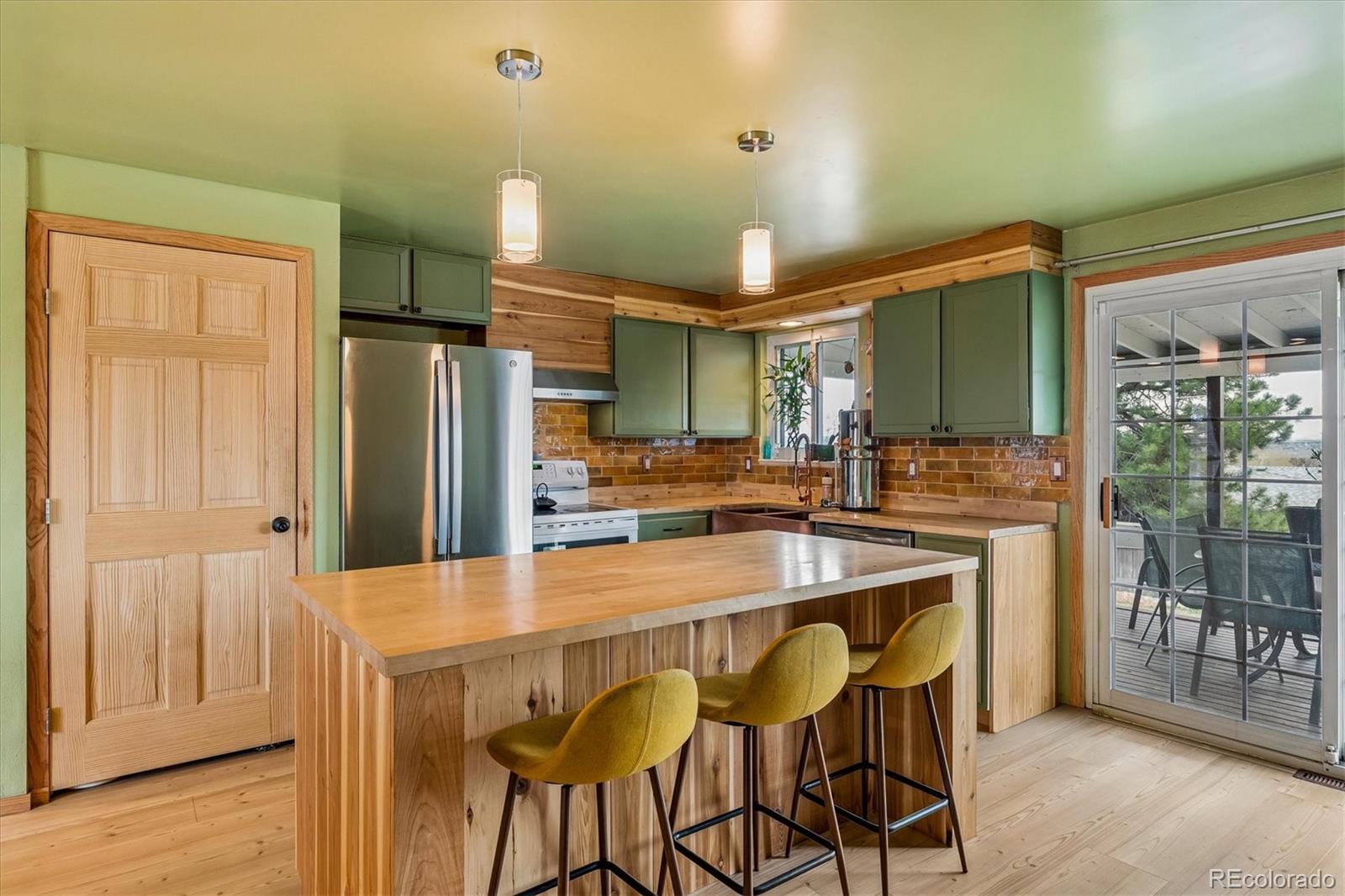 MLS Image #4 for 3550 w mountain road,englewood, Colorado