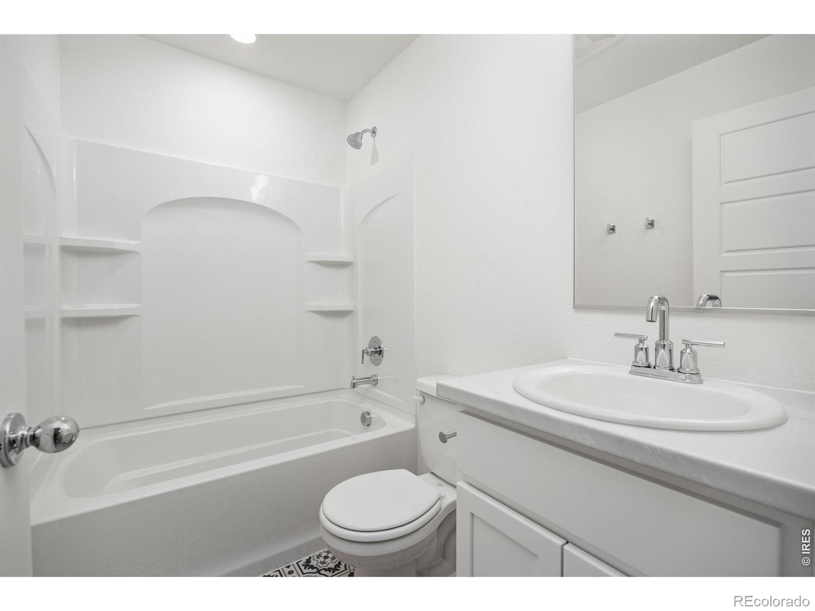 MLS Image #17 for 315  condor way,johnstown, Colorado