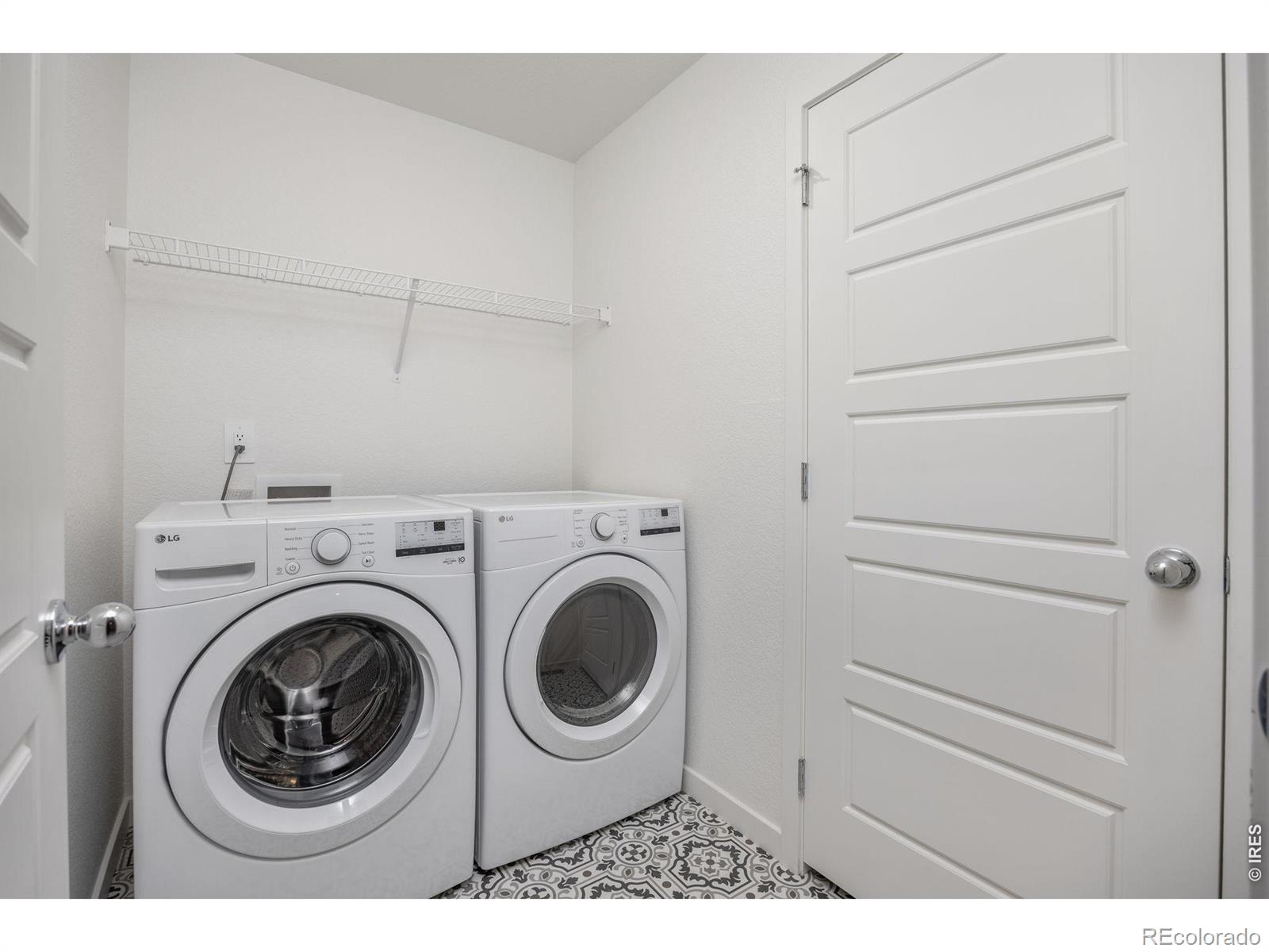 MLS Image #18 for 315  condor way,johnstown, Colorado