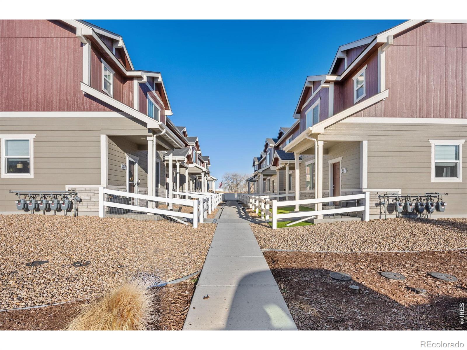 MLS Image #22 for 315  condor way,johnstown, Colorado